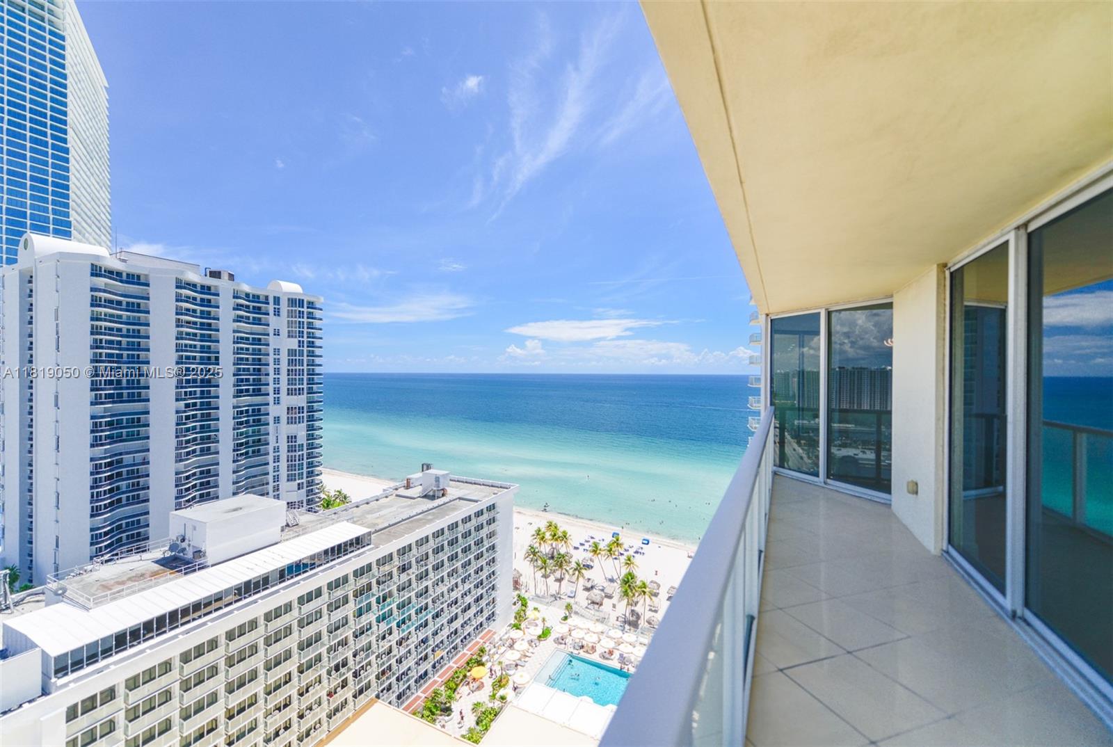 Sunny Isles Beach, Florida, 33160, United States, 2 Bedrooms Bedrooms, ,2 BathroomsBathrooms,Residential,For Sale,1991948