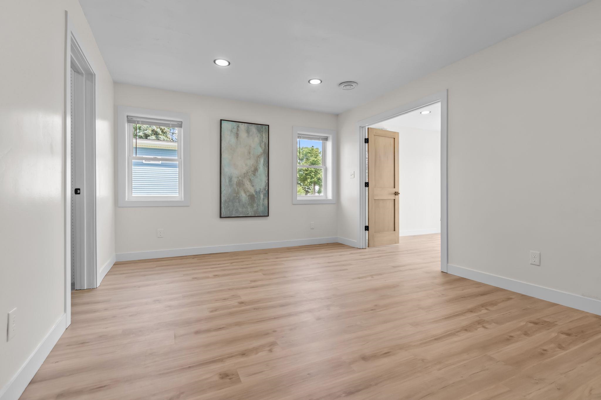 NEENAH, Wisconsin, 54956, United States, 3 Bedrooms Bedrooms, ,2 BathroomsBathrooms,Residential,For Sale,1912051