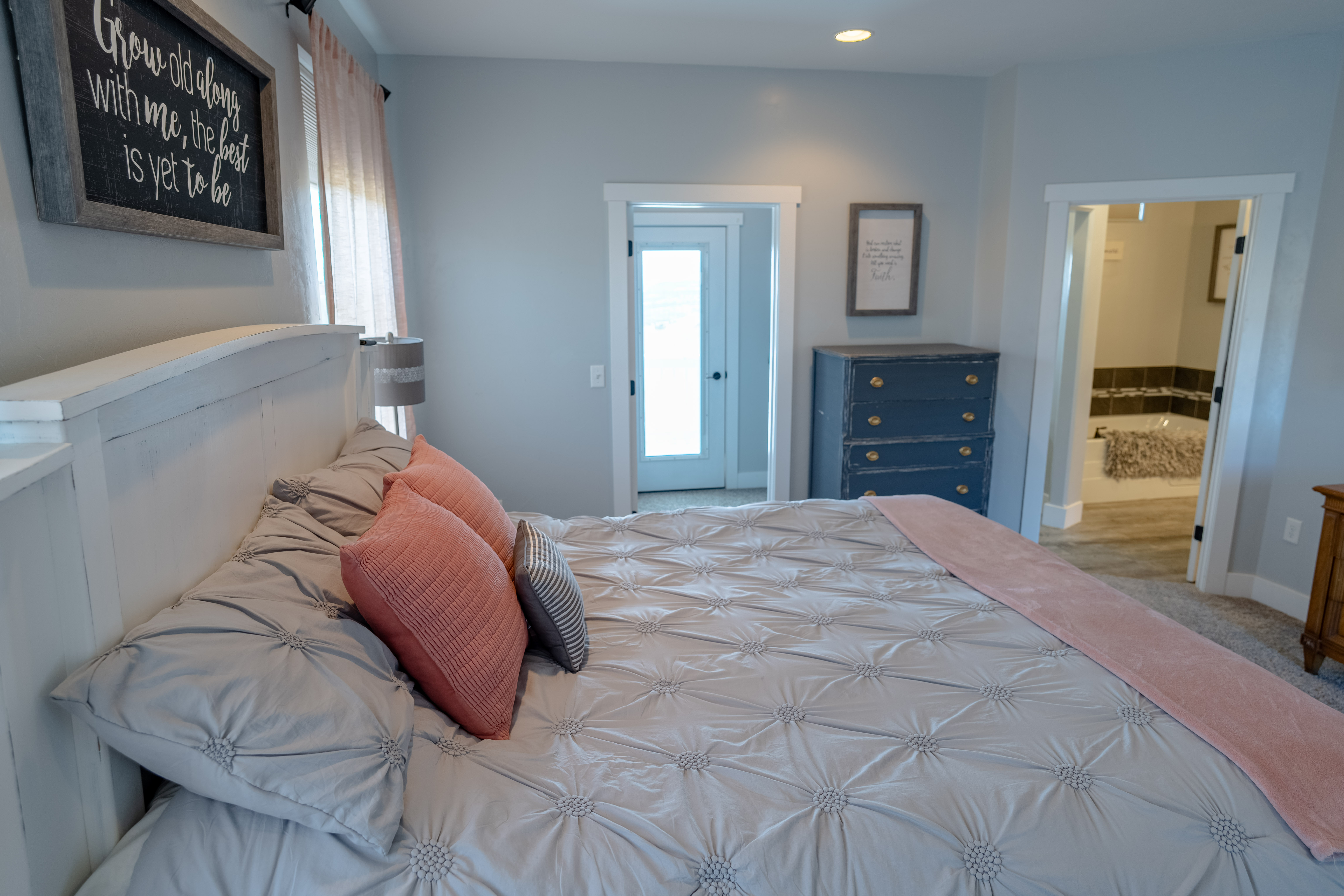 Montana City, Montana, 59634, United States, 8 Bedrooms Bedrooms, ,5 BathroomsBathrooms,Residential,For Sale,1977142