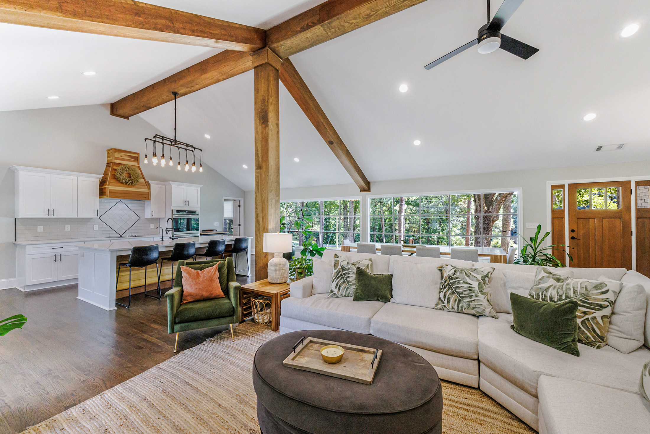 Stunning Fully Renovated Oasis on 2.4+/- Acres - 物件實景