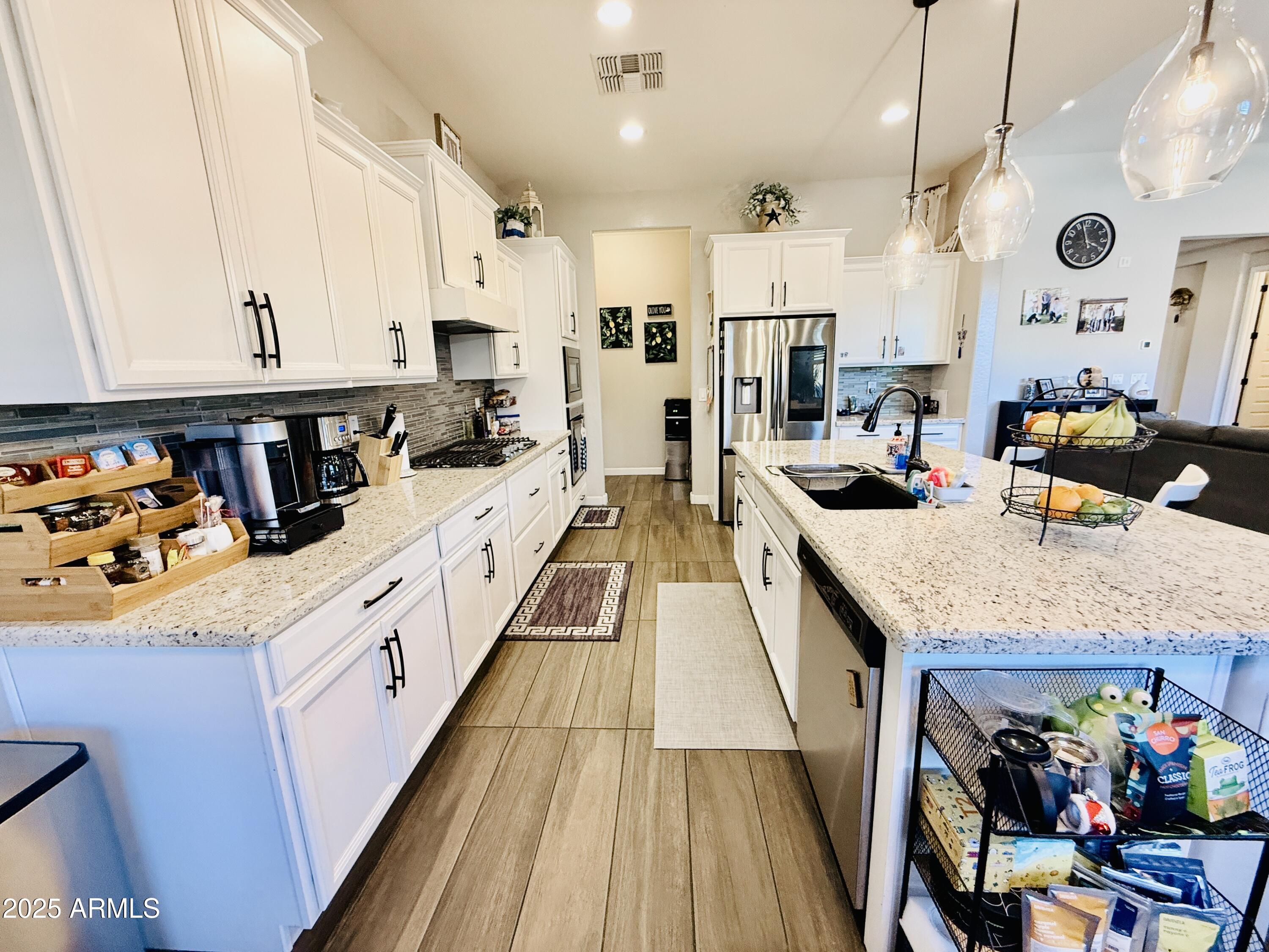 Litchfield Park, Arizona, 85340, United States, 3 Bedrooms Bedrooms, ,3 BathroomsBathrooms,Residential,For Sale,1989553