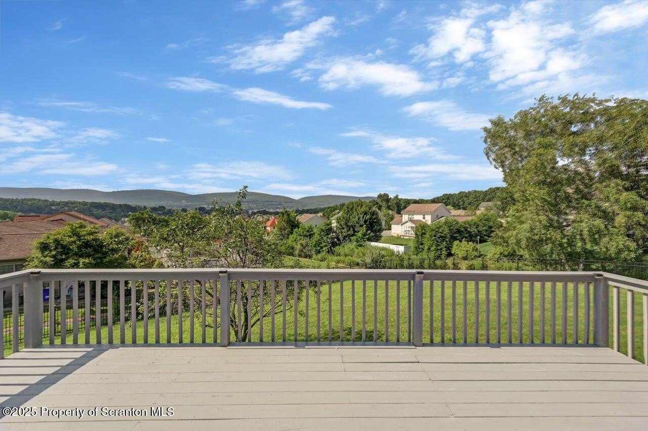 Throop, Pennsylvania, 18512, United States, 3 Bedrooms Bedrooms, ,3 BathroomsBathrooms,Residential,For Sale,1889511
