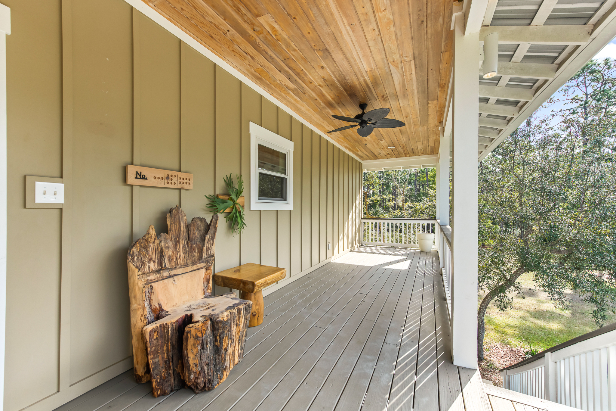  Furnished Coastal Retreat on Over an Acre with Pickleball Court - 物件實景