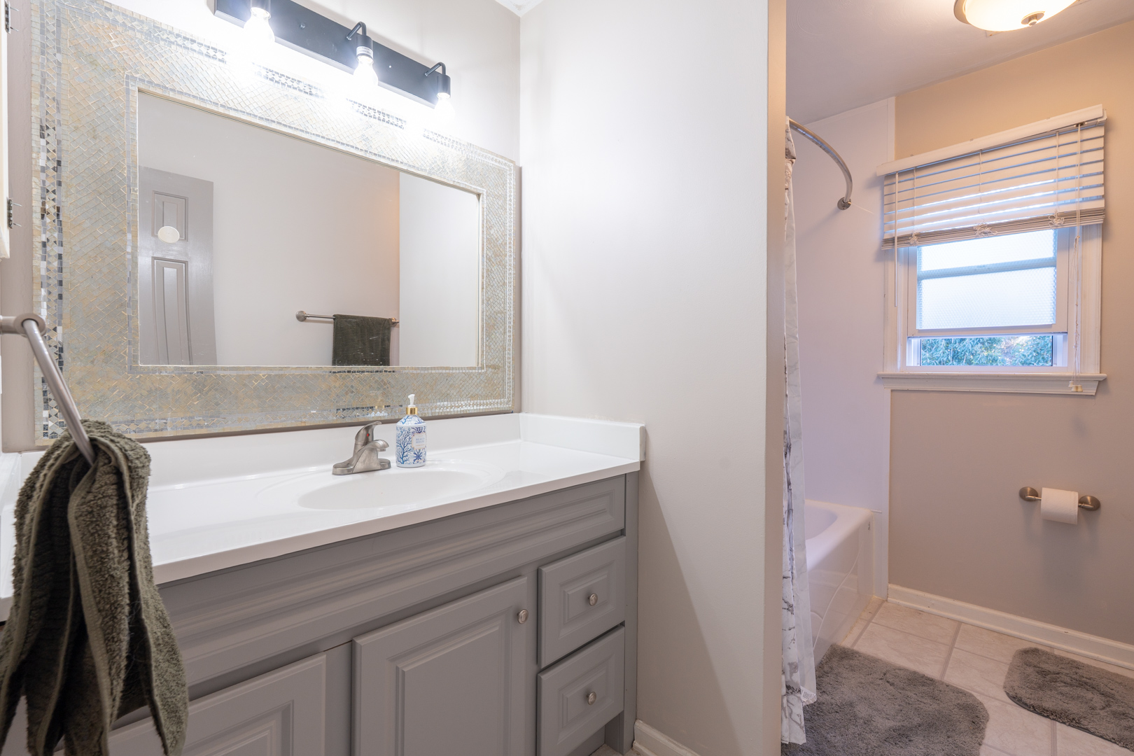 Virginia Beach, Virginia, 23454, United States, 4 Bedrooms Bedrooms, ,3 BathroomsBathrooms,Residential,For Sale,2006012