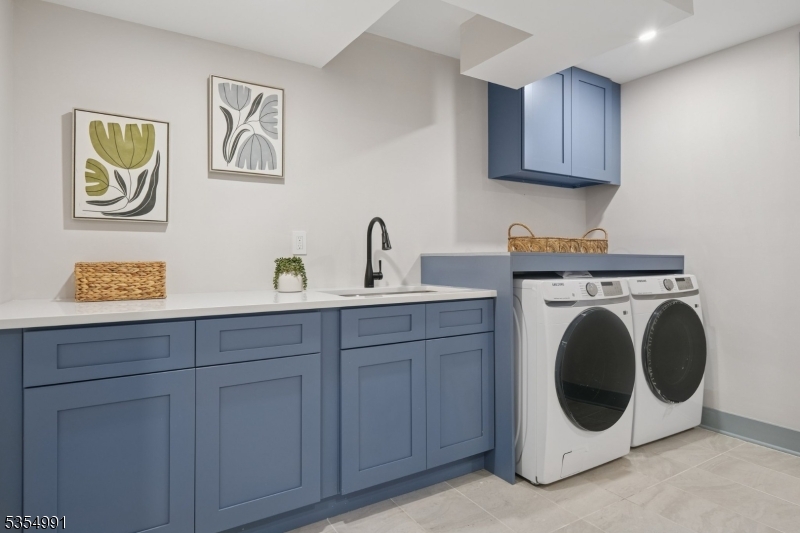 South Orange Village Twp., New Jersey, 07079, United States, 5 Bedrooms Bedrooms, ,4 BathroomsBathrooms,Residential,For Sale,1940447