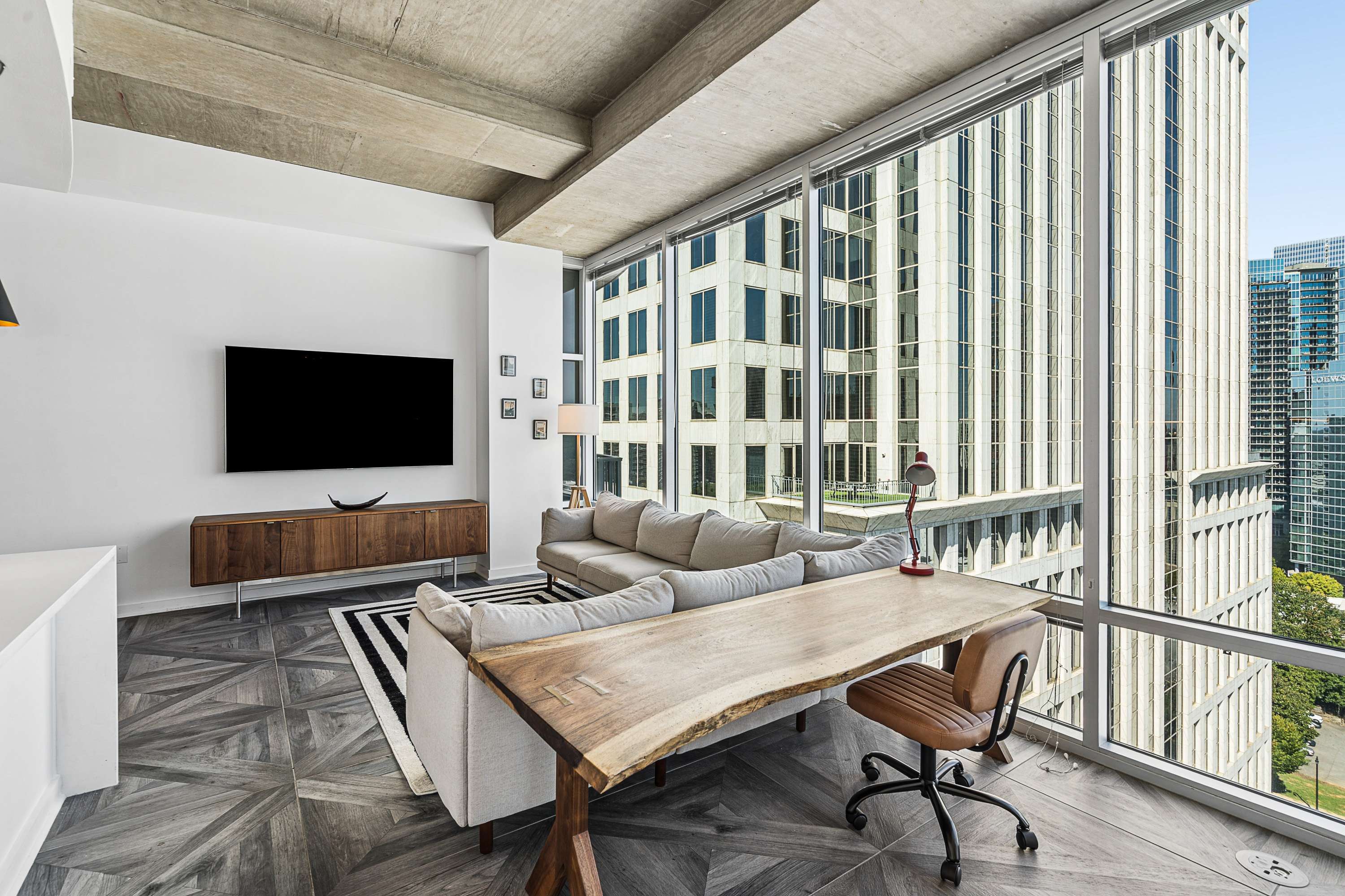 Beautifully Renovated Corner Residence at Metropolis North - 物件實景