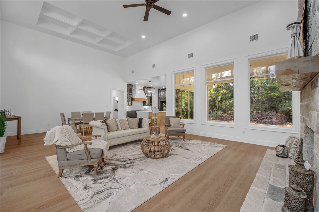 Franklin, Texas, 77856, United States, 4 Bedrooms Bedrooms, ,4 BathroomsBathrooms,Residential,For Sale,1973792