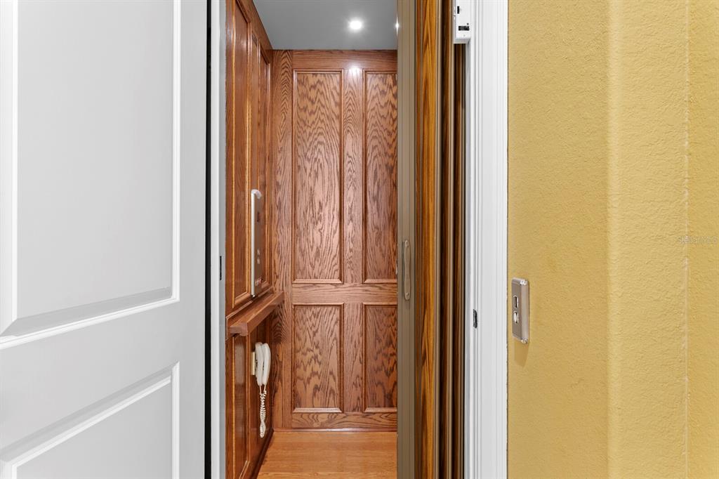 Tampa, Florida, 33616, United States, 4 Bedrooms Bedrooms, ,7 BathroomsBathrooms,Residential,For Sale,1993403