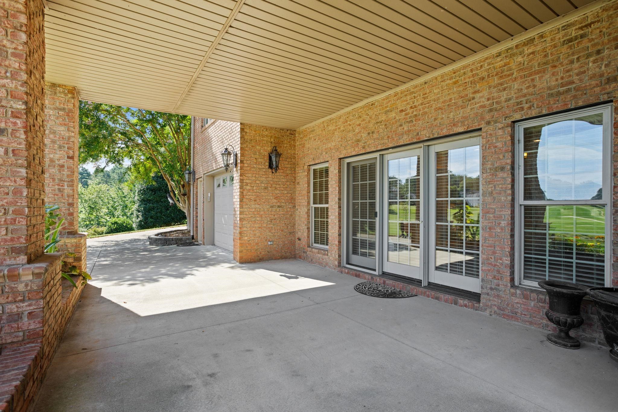 Inman, South Carolina, 29349, United States, 3 Bedrooms Bedrooms, ,5 BathroomsBathrooms,Residential,For Sale,1930176