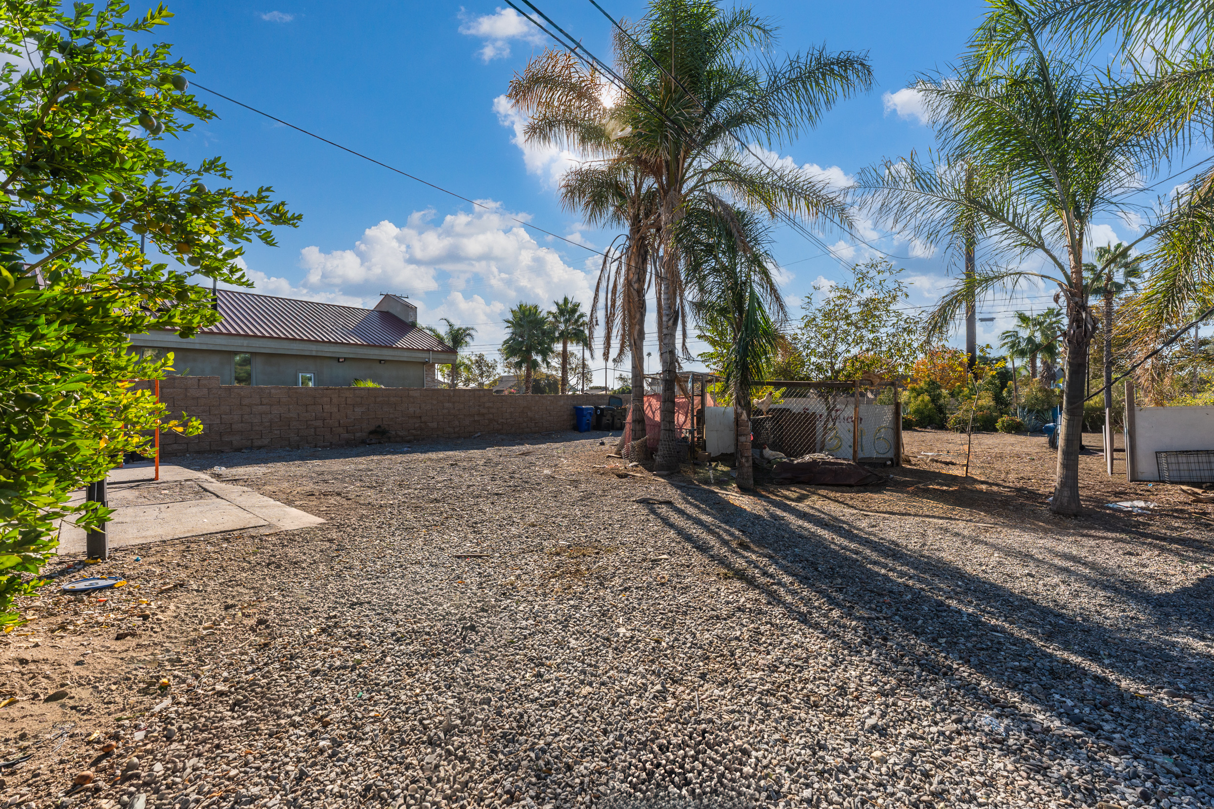 Fontana, California, 92336, United States, 7 Bedrooms Bedrooms, ,4 BathroomsBathrooms,Residential,For Sale,1988528