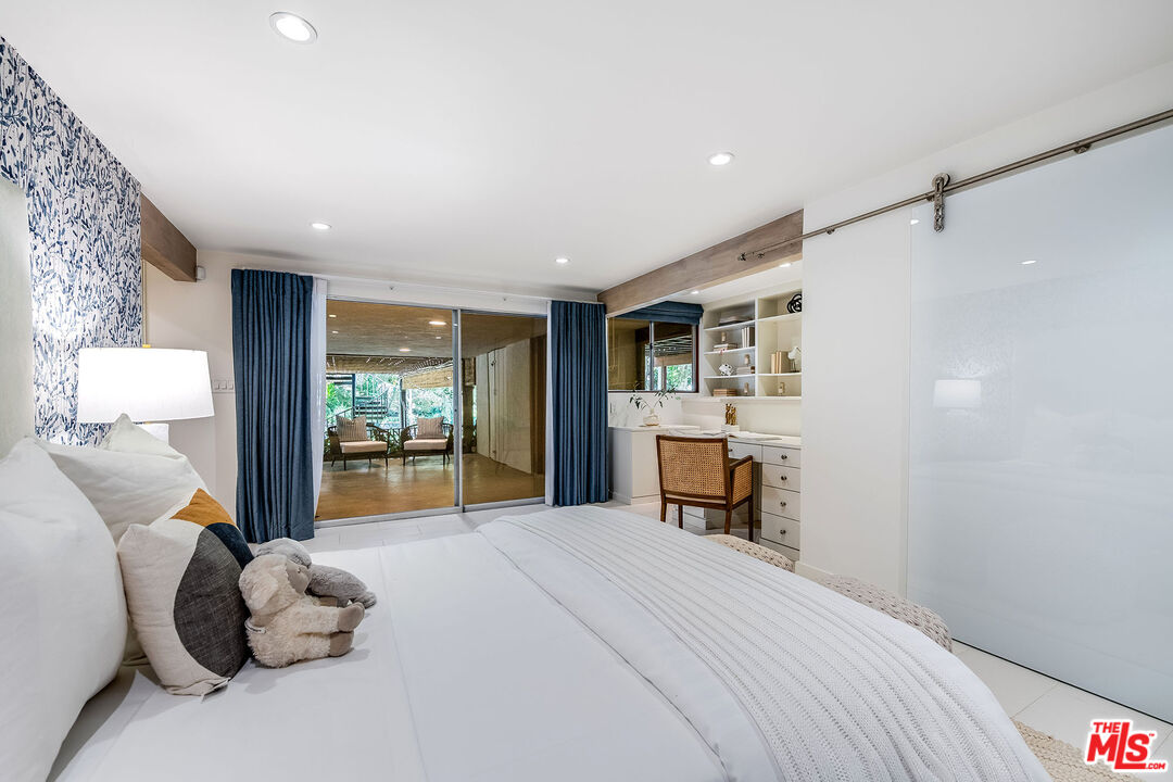 Santa Monica, California, 90402, United States, 7 Bedrooms Bedrooms, ,7 BathroomsBathrooms,Residential,For Sale,1940009