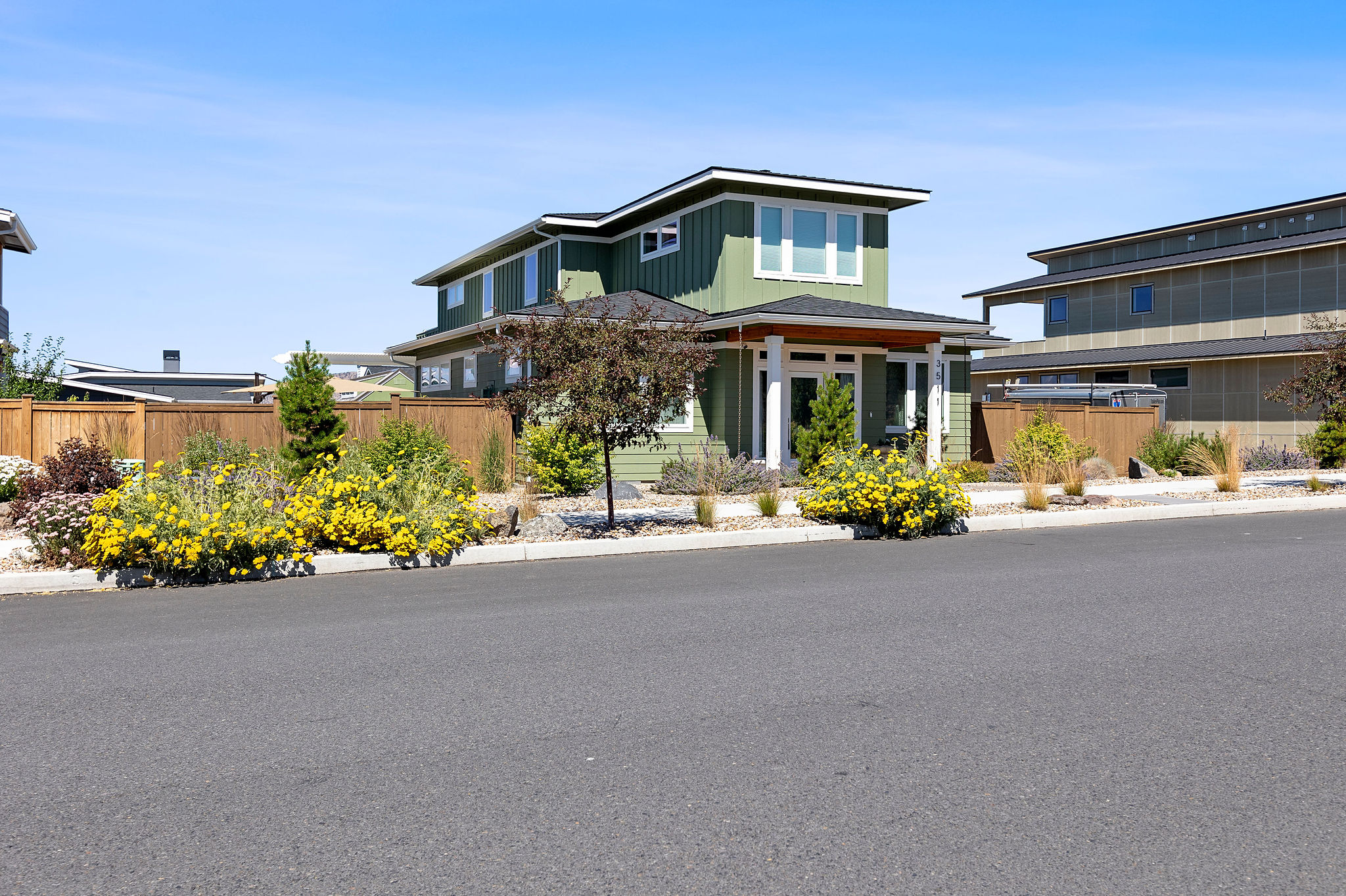 Redmond, Oregon, 97756, United States, 3 Bedrooms Bedrooms, ,3 BathroomsBathrooms,Residential,For Sale,1896821