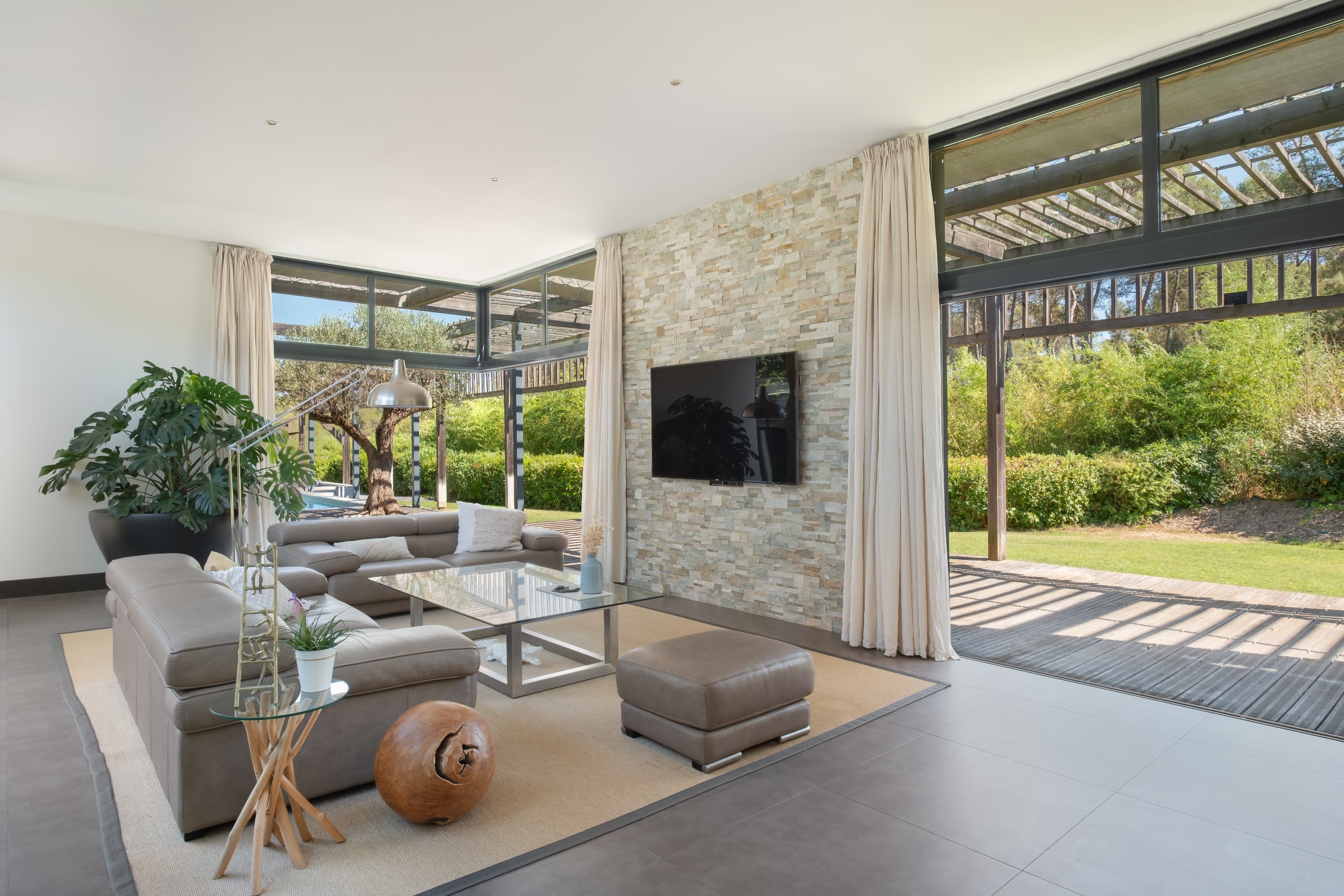  An Exceptional Architect-Designed Villa on the Outskirts of Montpellier - 物件實景
