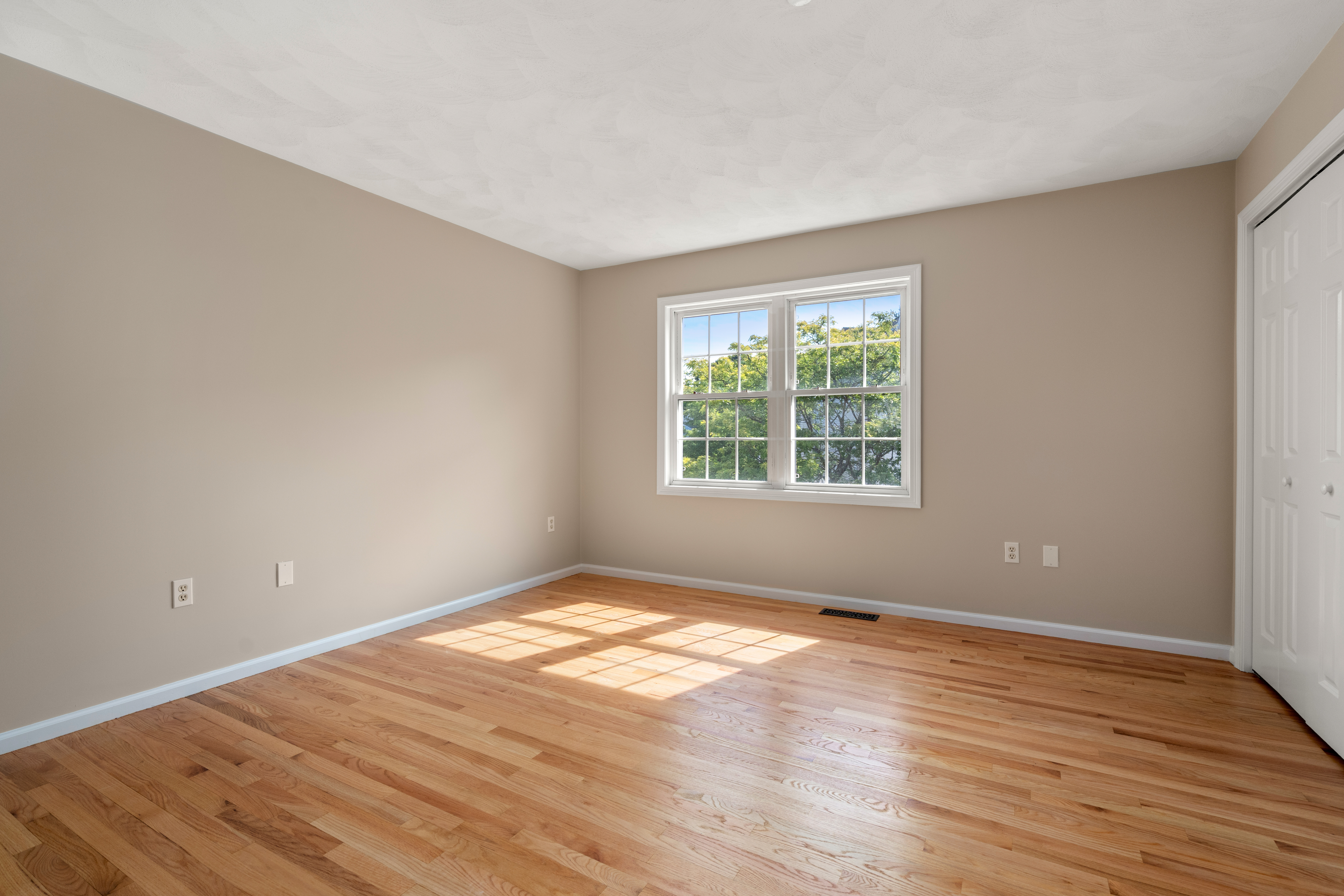 555 Main Street, Unit 6, Woburn, MA 01801 - 物件實景