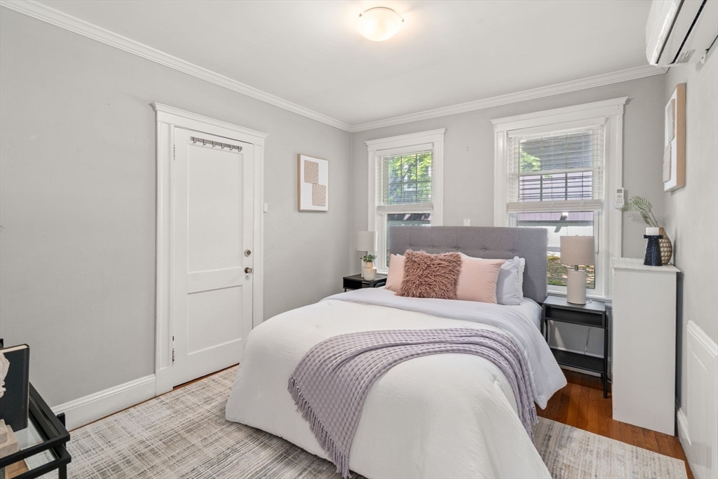 Newton, Massachusetts, 02458, United States, 2 Bedrooms Bedrooms, ,2 BathroomsBathrooms,Residential,For Sale,1906436