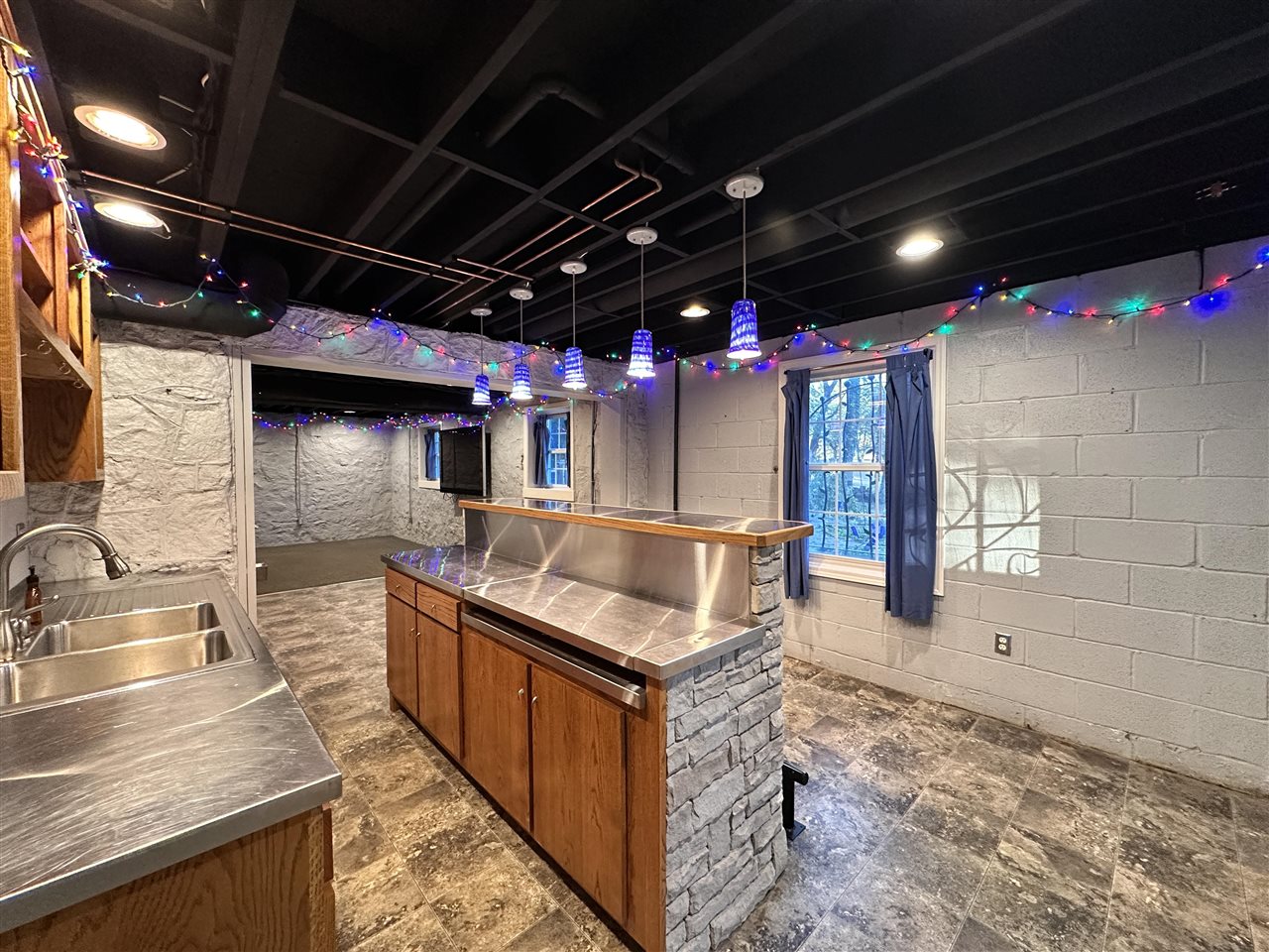 Bowling Green, Kentucky, 42103, United States, 4 Bedrooms Bedrooms, ,5 BathroomsBathrooms,Residential,For Sale,1991633