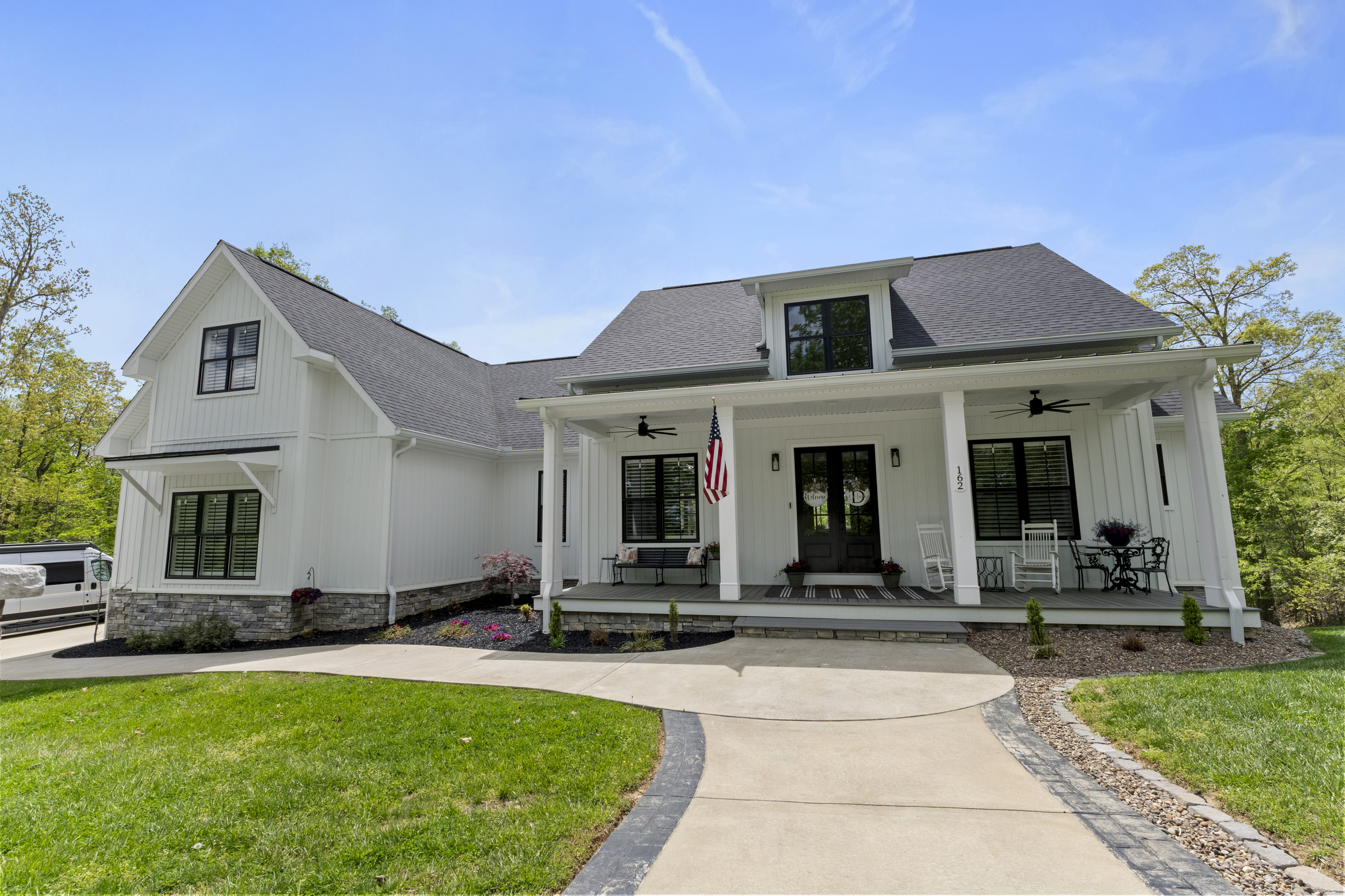 Huntington, West Virginia, 25701, United States, 6 Bedrooms Bedrooms, ,6 BathroomsBathrooms,Residential,For Sale,1977823