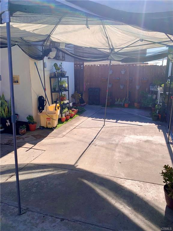 Los Angeles, California, 90063, United States, 5 Bedrooms Bedrooms, ,Residential,For Sale,1976841