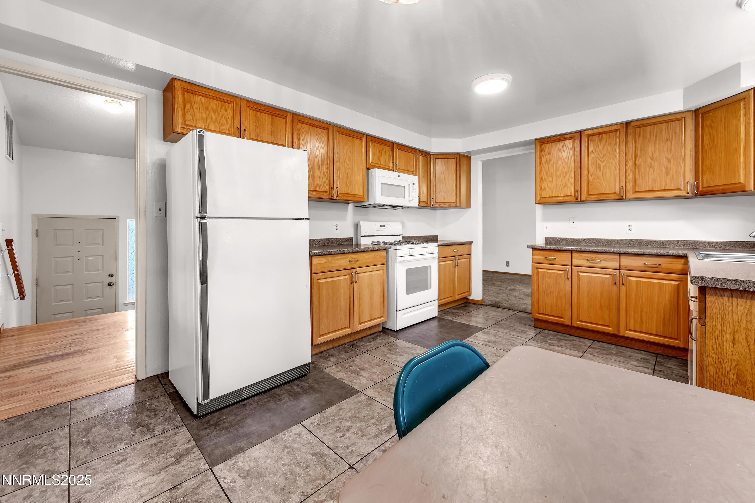 Reno, Nevada, 89502, United States, 4 Bedrooms Bedrooms, ,3 BathroomsBathrooms,Residential,For Sale,1959028