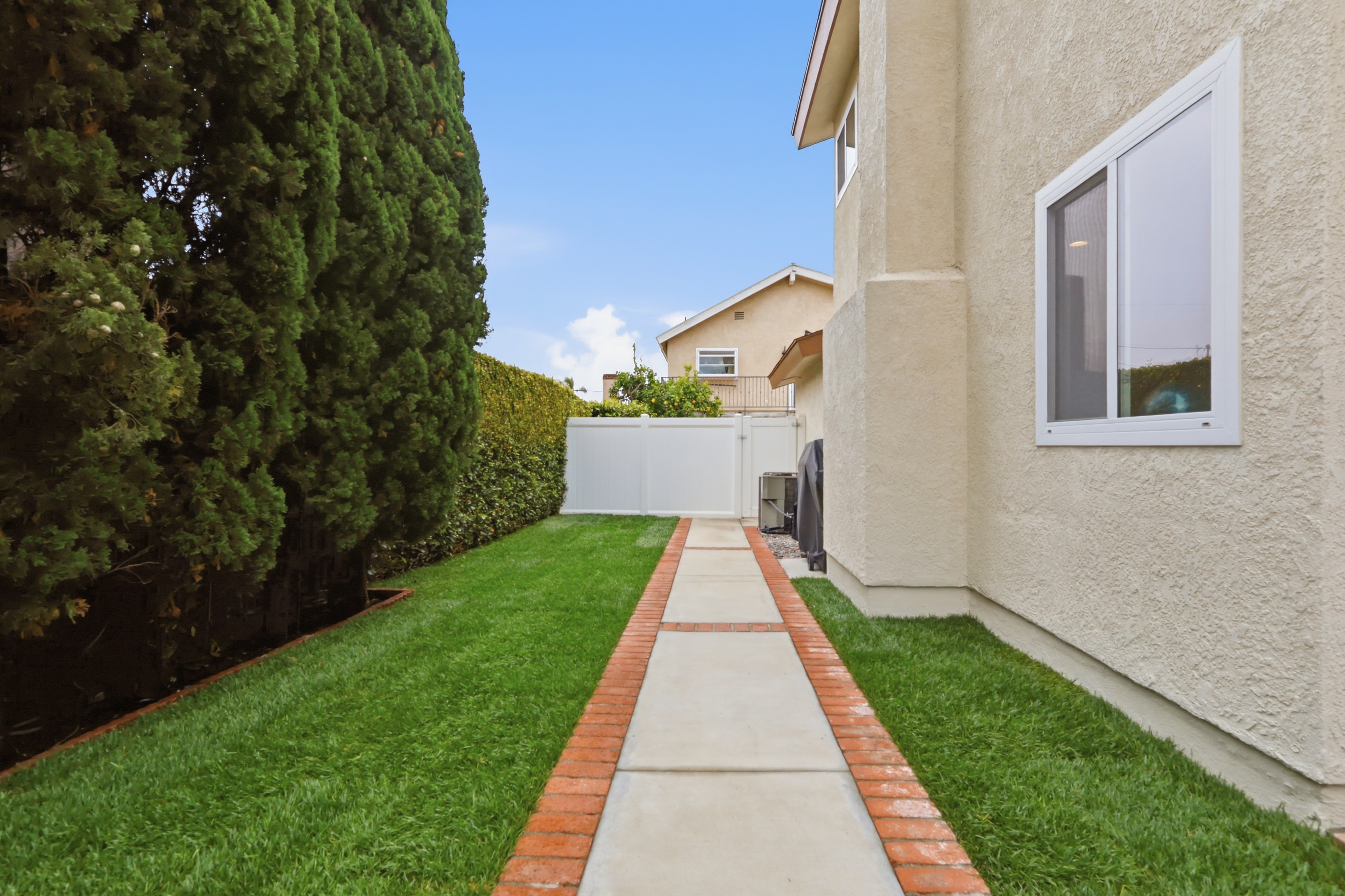  2103 Huntington Lane, Redondo Beach, CA 90278 - 物件實景