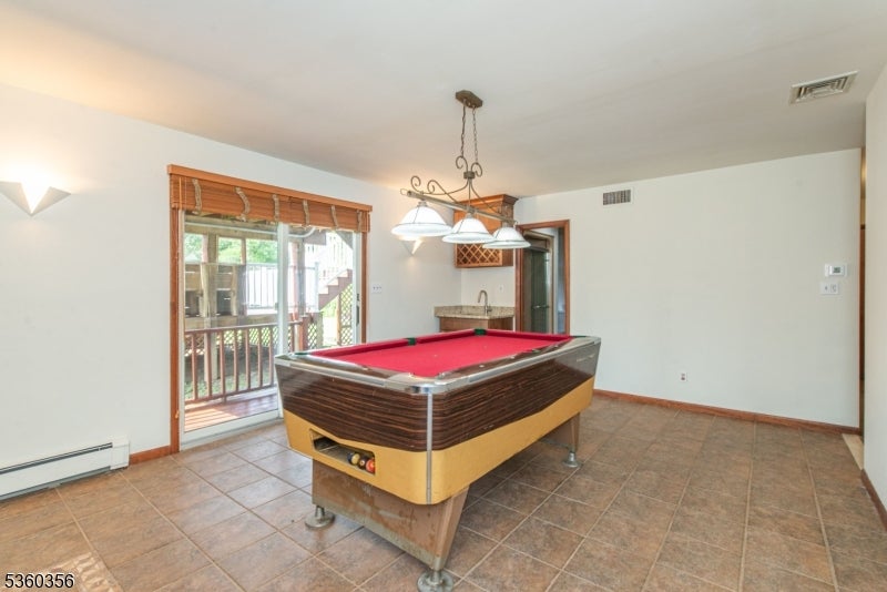 Montville Twp., New Jersey, 07082, United States, 4 Bedrooms Bedrooms, ,3 BathroomsBathrooms,Residential,For Sale,1834822