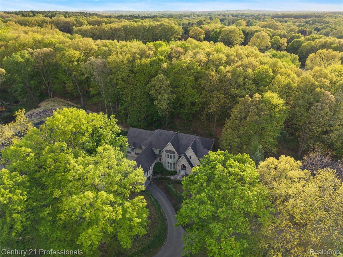 Clarkston, Michigan, 48346, United States, 4 Bedrooms Bedrooms, ,7 BathroomsBathrooms,Residential,For Sale,2048841