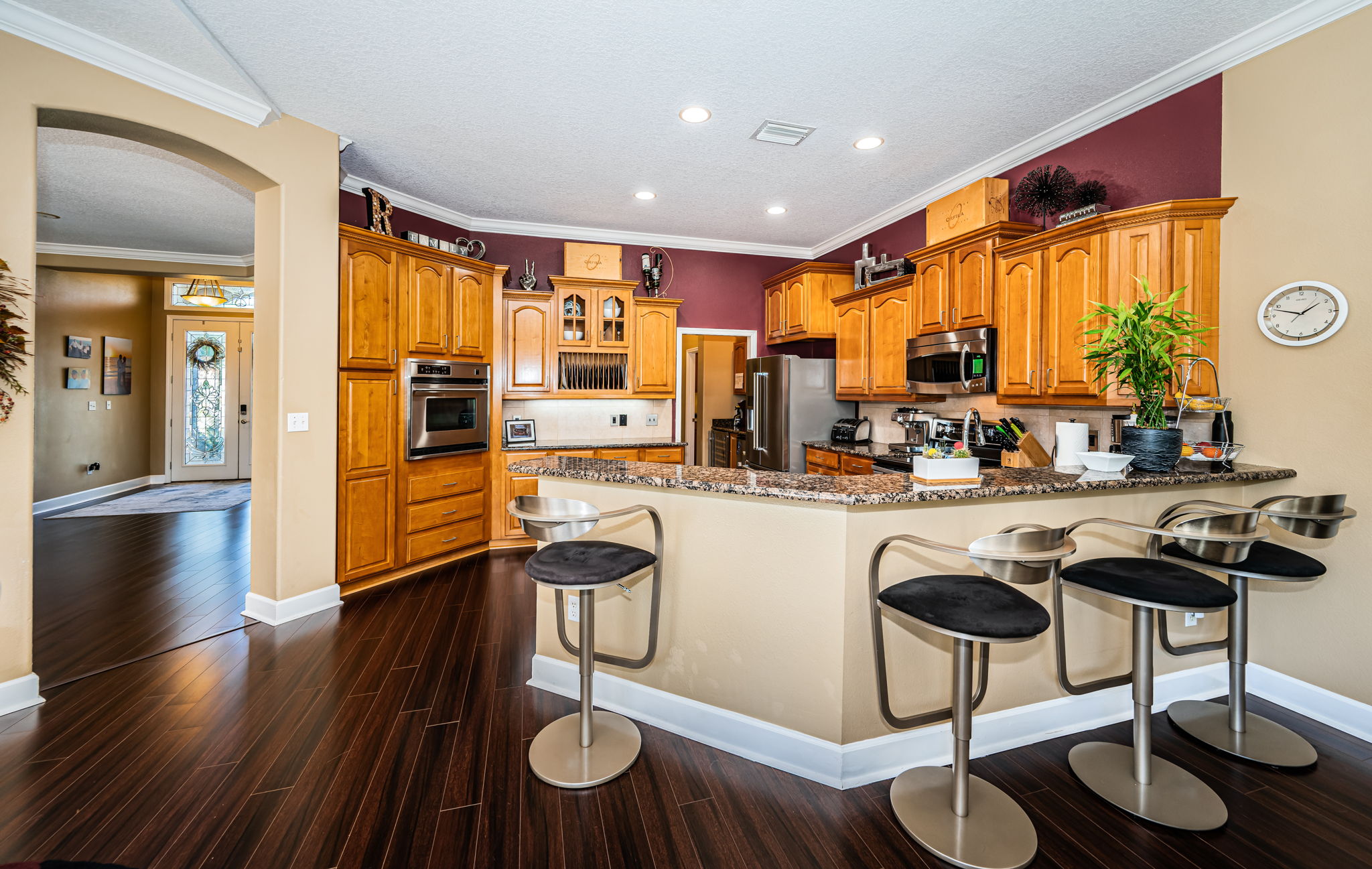 Gulfport, Florida, 33707, United States, 5 Bedrooms Bedrooms, ,4 BathroomsBathrooms,Residential,For Sale,1977633