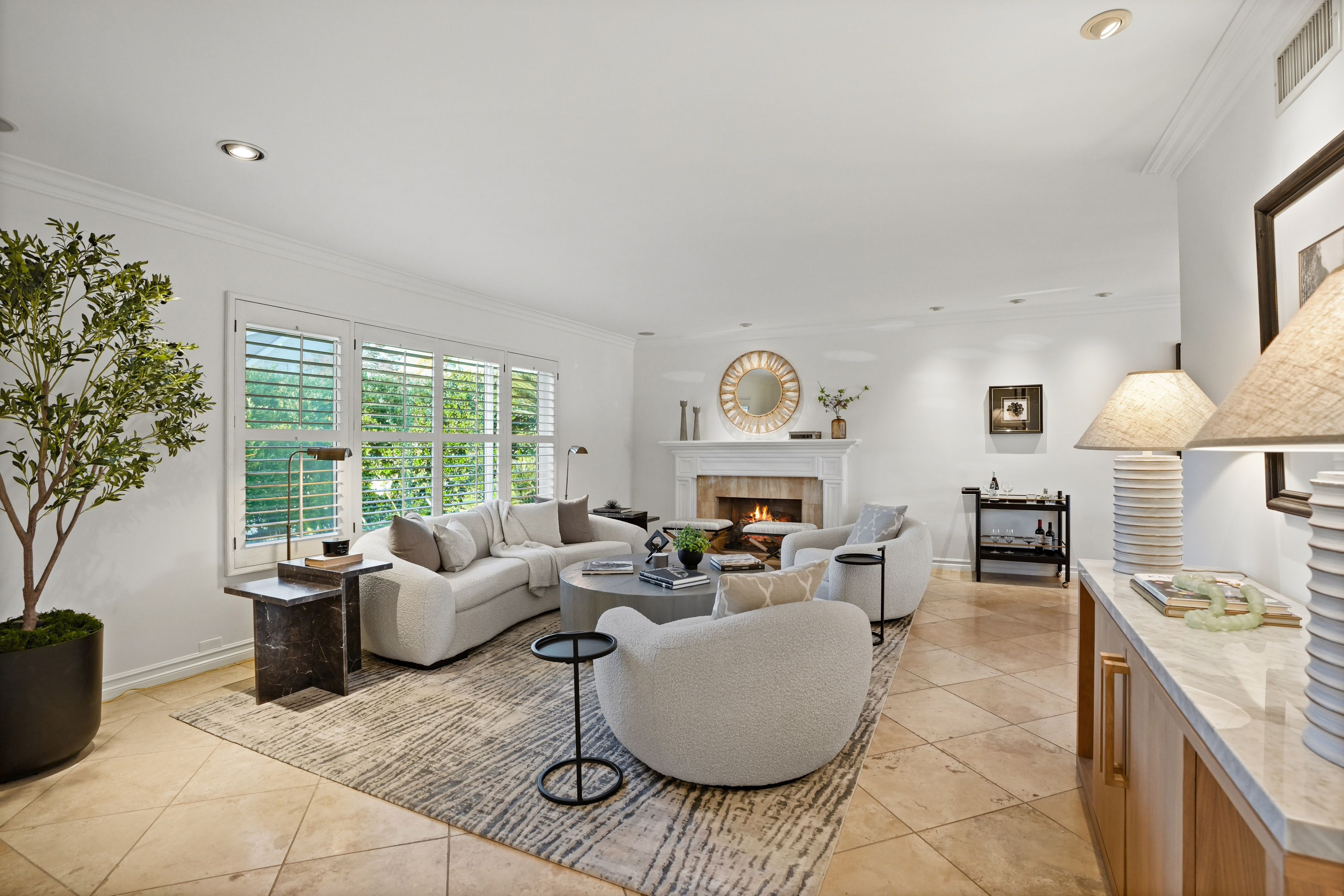  12428 Addison Street - 物件實景