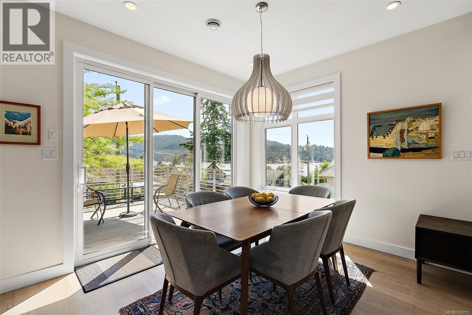 CENTRAL SAANICH, British Columbia, V8M 2G2, CA, 3 Bedrooms Bedrooms, ,4 BathroomsBathrooms,Residential,For Sale,1907005
