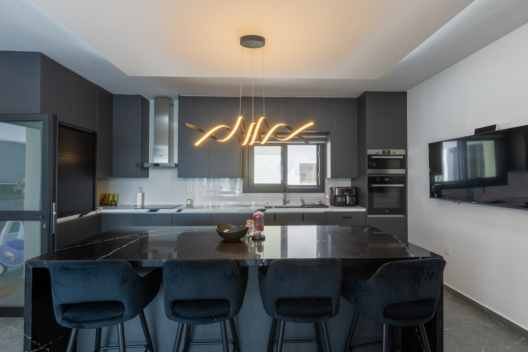  Charming Larnaca Villa - Four-Bedroom Contemporary Mediterranean Home - 物件實景