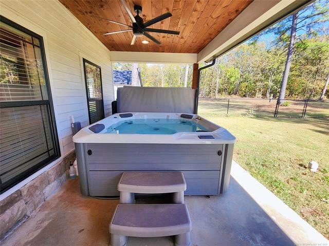 Tahlequah, Oklahoma, 74464, United States, 4 Bedrooms Bedrooms, ,4 BathroomsBathrooms,Residential,For Sale,1984008