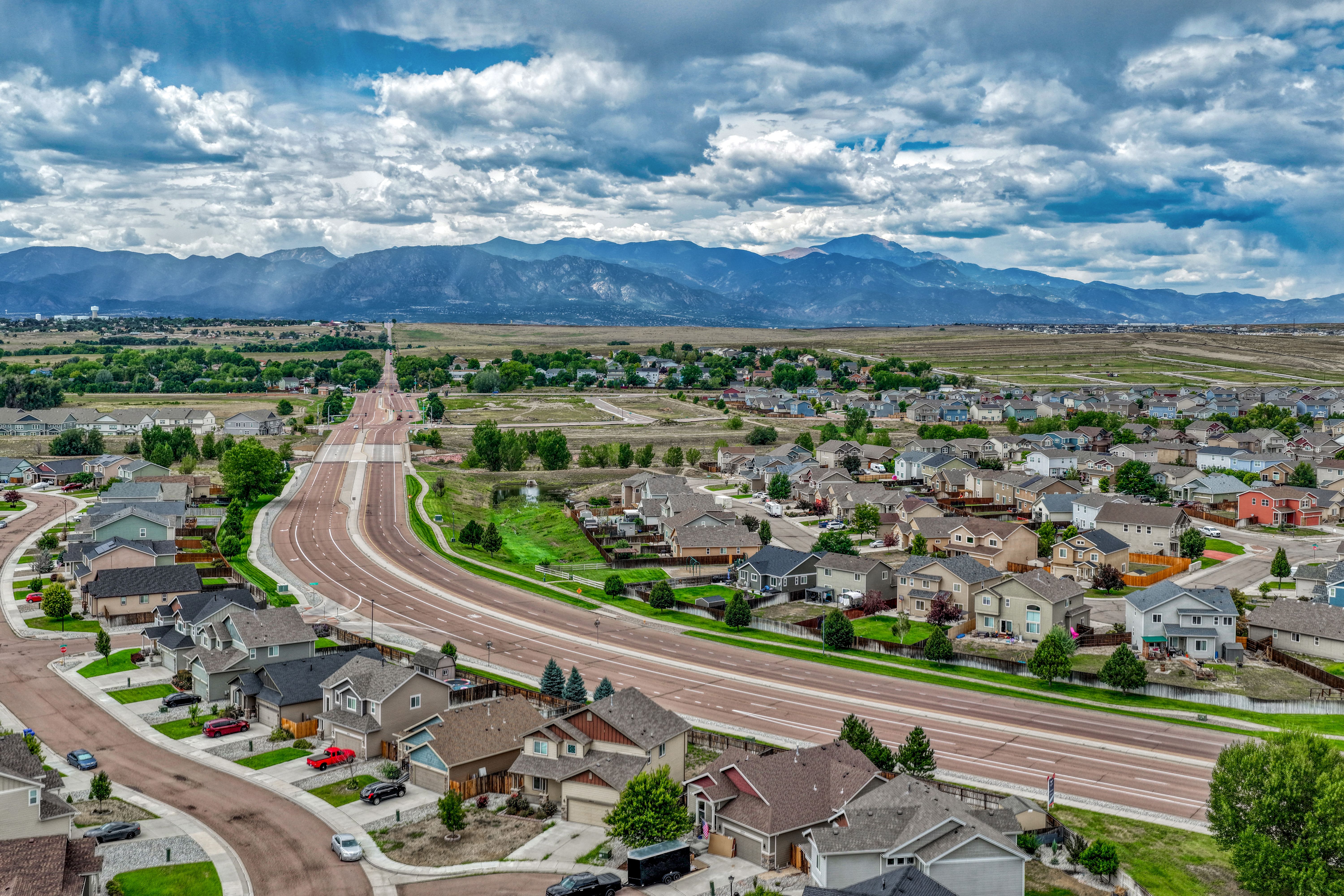  Exceptionally Updated Residence in The Meadows at Lorson Ranch - 物件實景
