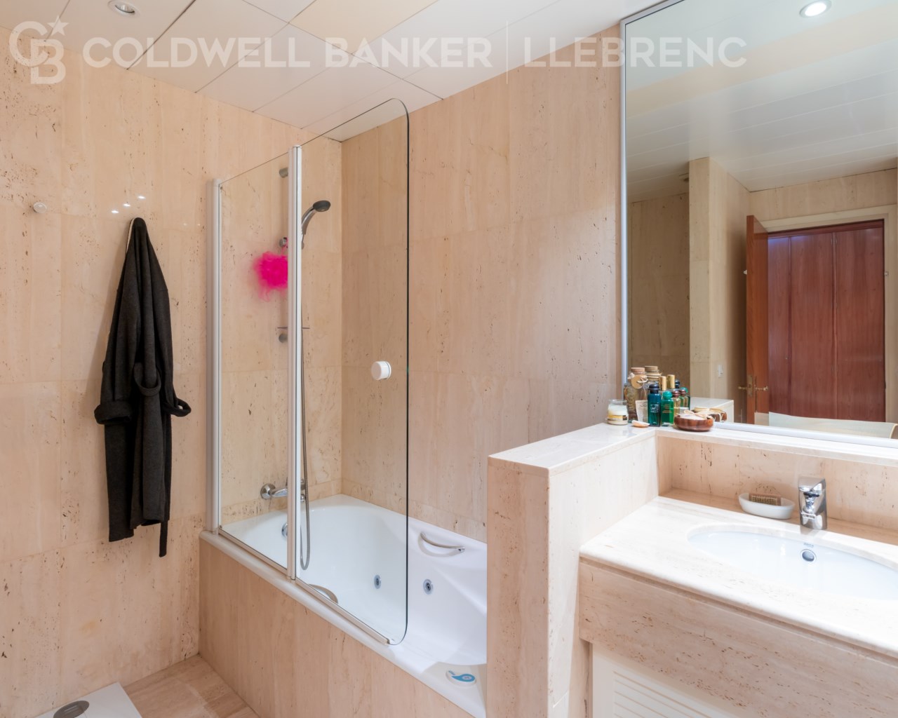 Barcelona, Catalonia, ES, 6 Bedrooms Bedrooms, ,4 BathroomsBathrooms,Residential,For Sale,1695682