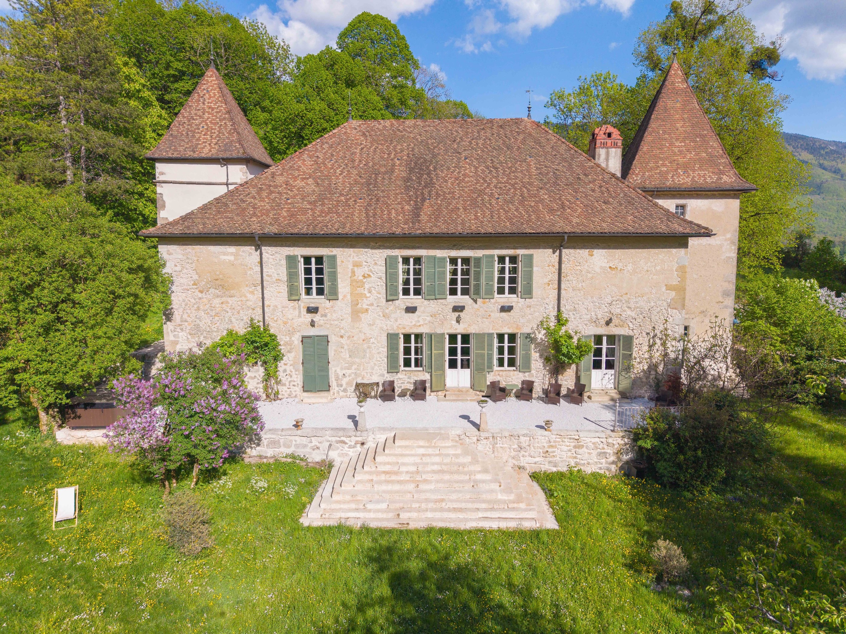  Château de Montanges – Historic 12th-Century Cistercian Priory - 物件實景
