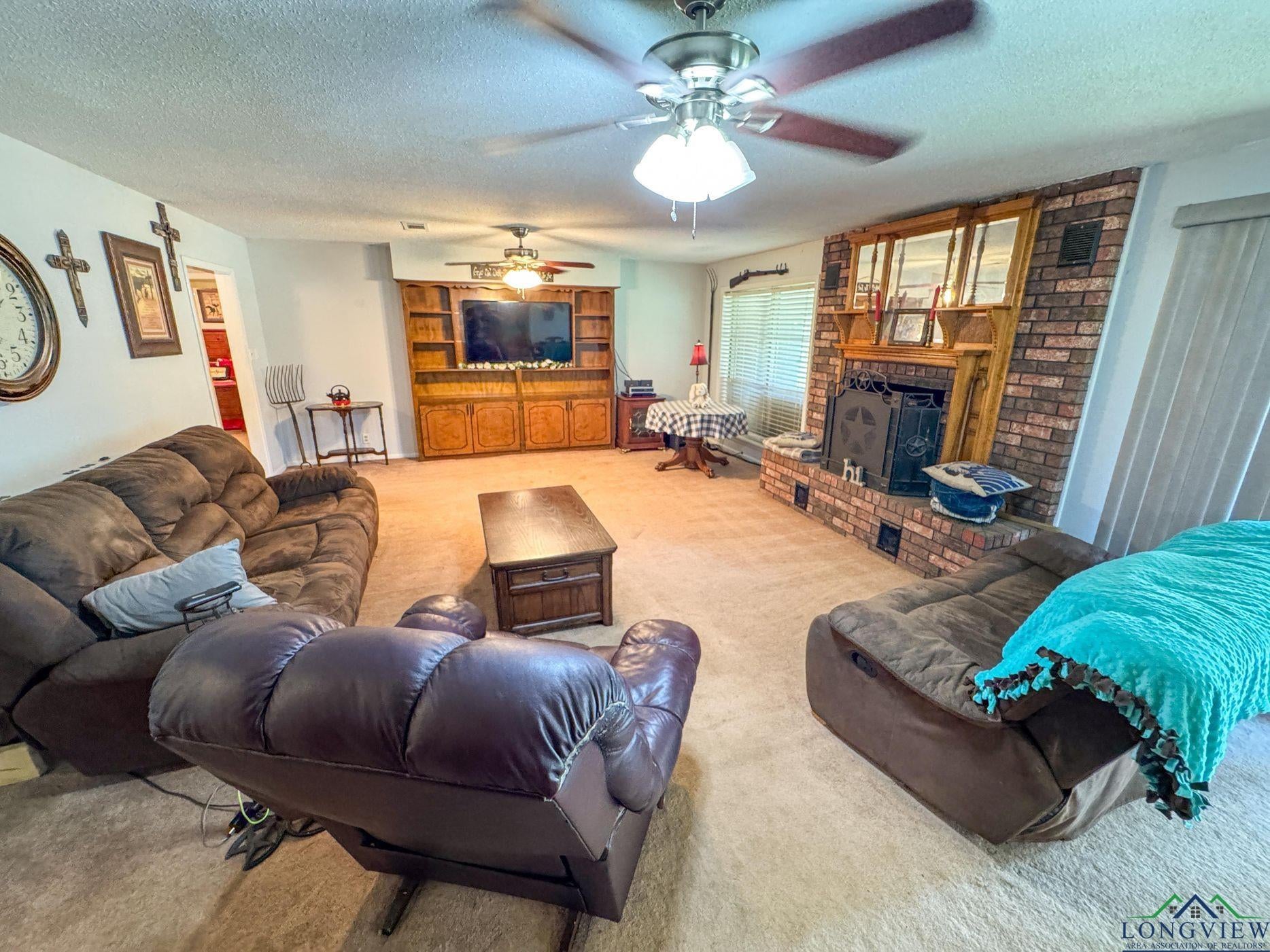 Linden, Texas, 75563, United States, 3 Bedrooms Bedrooms, ,3 BathroomsBathrooms,Residential,For Sale,1974630