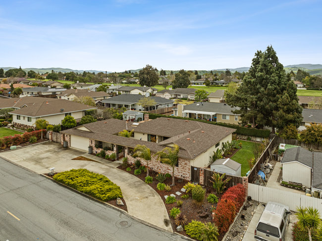 Hollister, California, 95023, United States, 3 Bedrooms Bedrooms, ,2 BathroomsBathrooms,Residential,For Sale,1882231