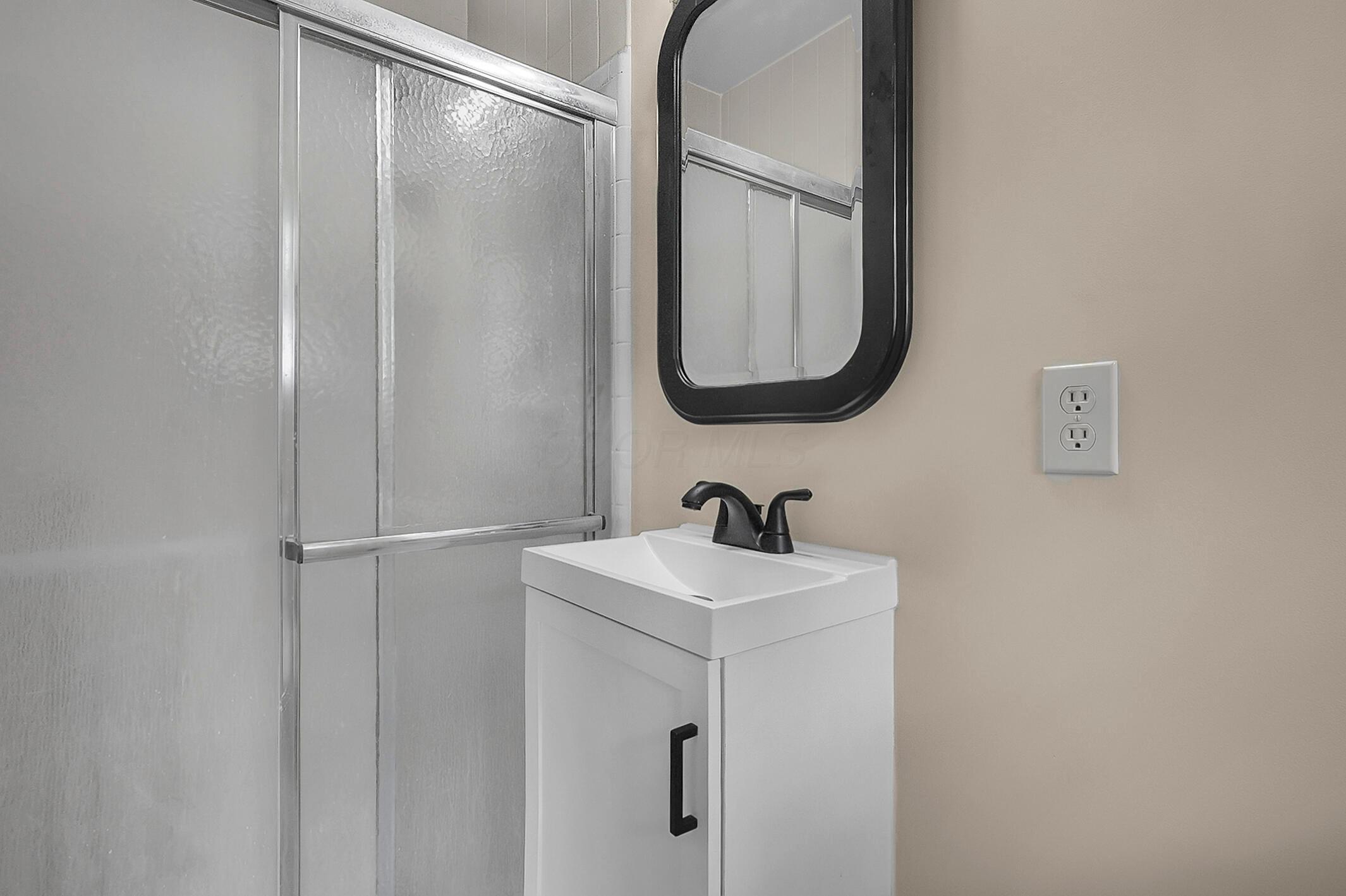 Granville, Ohio, 43023, United States, 3 Bedrooms Bedrooms, ,2 BathroomsBathrooms,Residential,For Sale,1901349