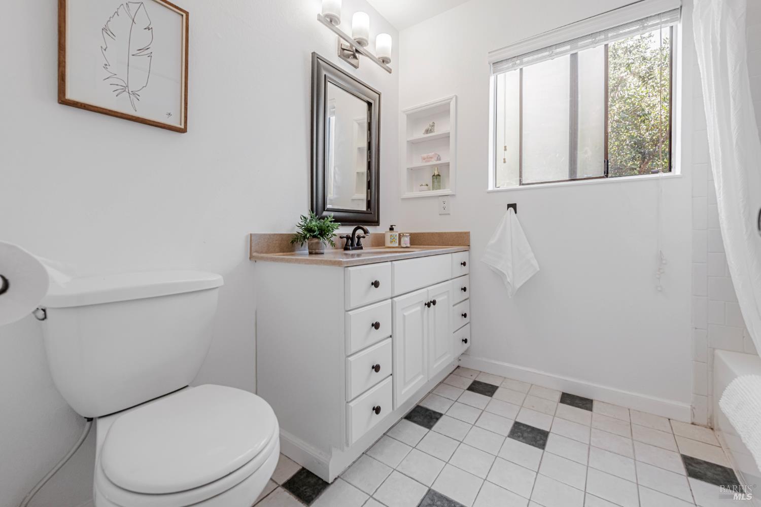 Novato, California, 94945, United States, 3 Bedrooms Bedrooms, ,3 BathroomsBathrooms,Residential,For Sale,1867220