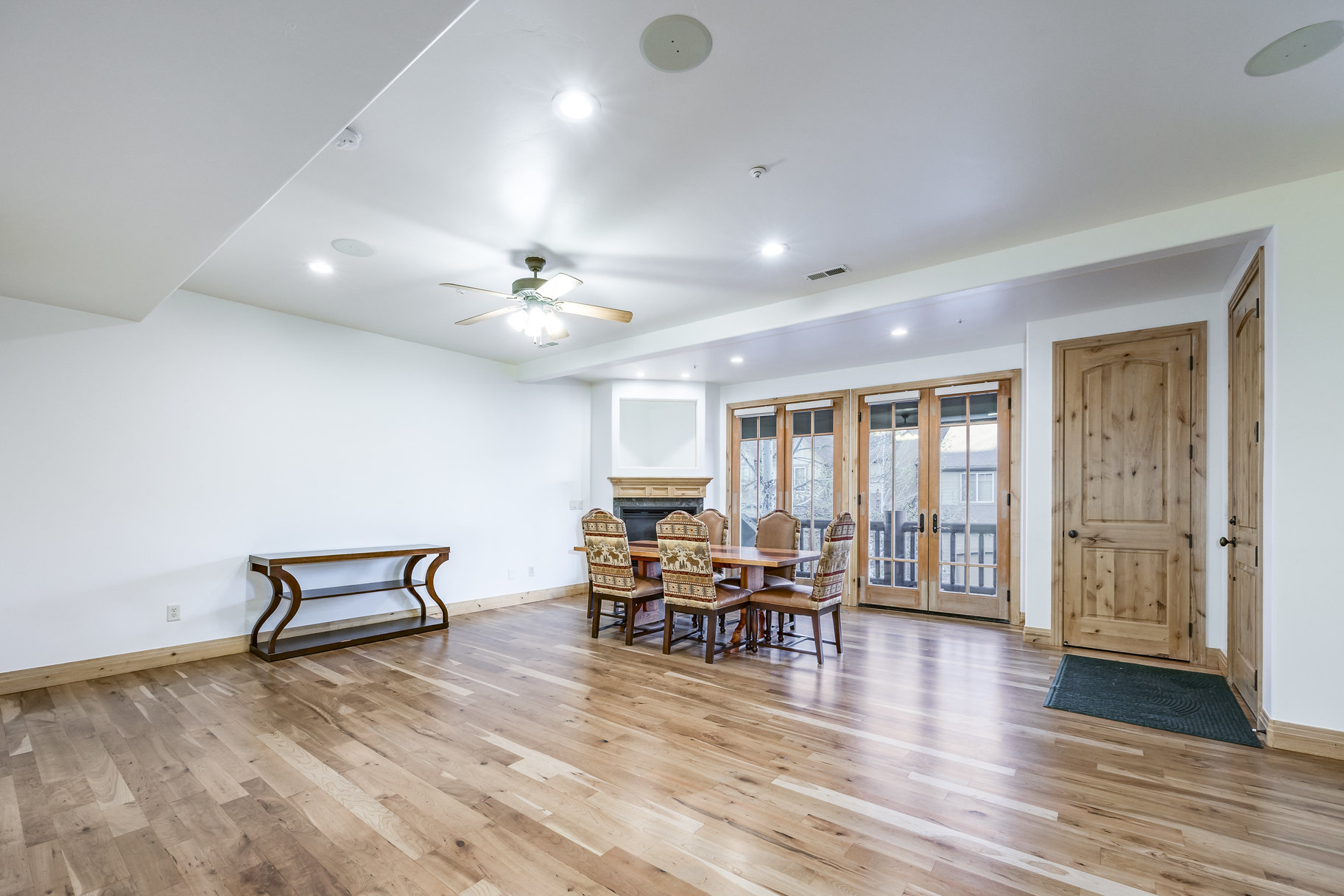  Modern Design Meets Alpine Charm in Jeremy Ranch - 物件實景