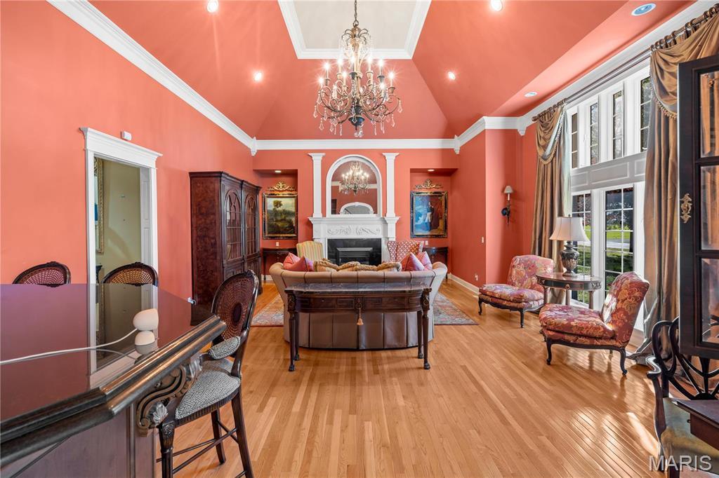 Charleston, Missouri, 63834, United States, 5 Bedrooms Bedrooms, ,4 BathroomsBathrooms,Residential,For Sale,1938215