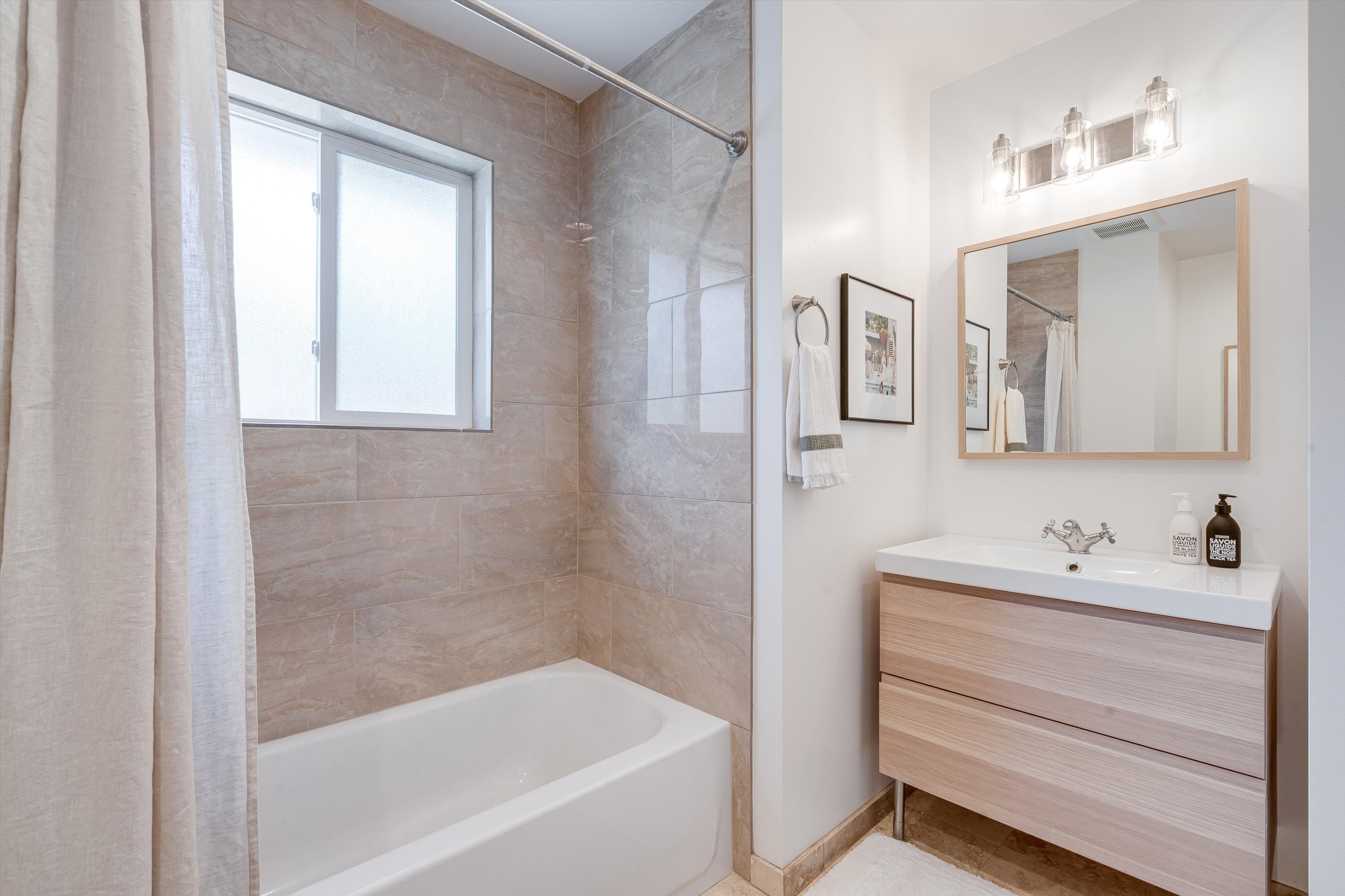  18428 4th  Avenue - 物件實景