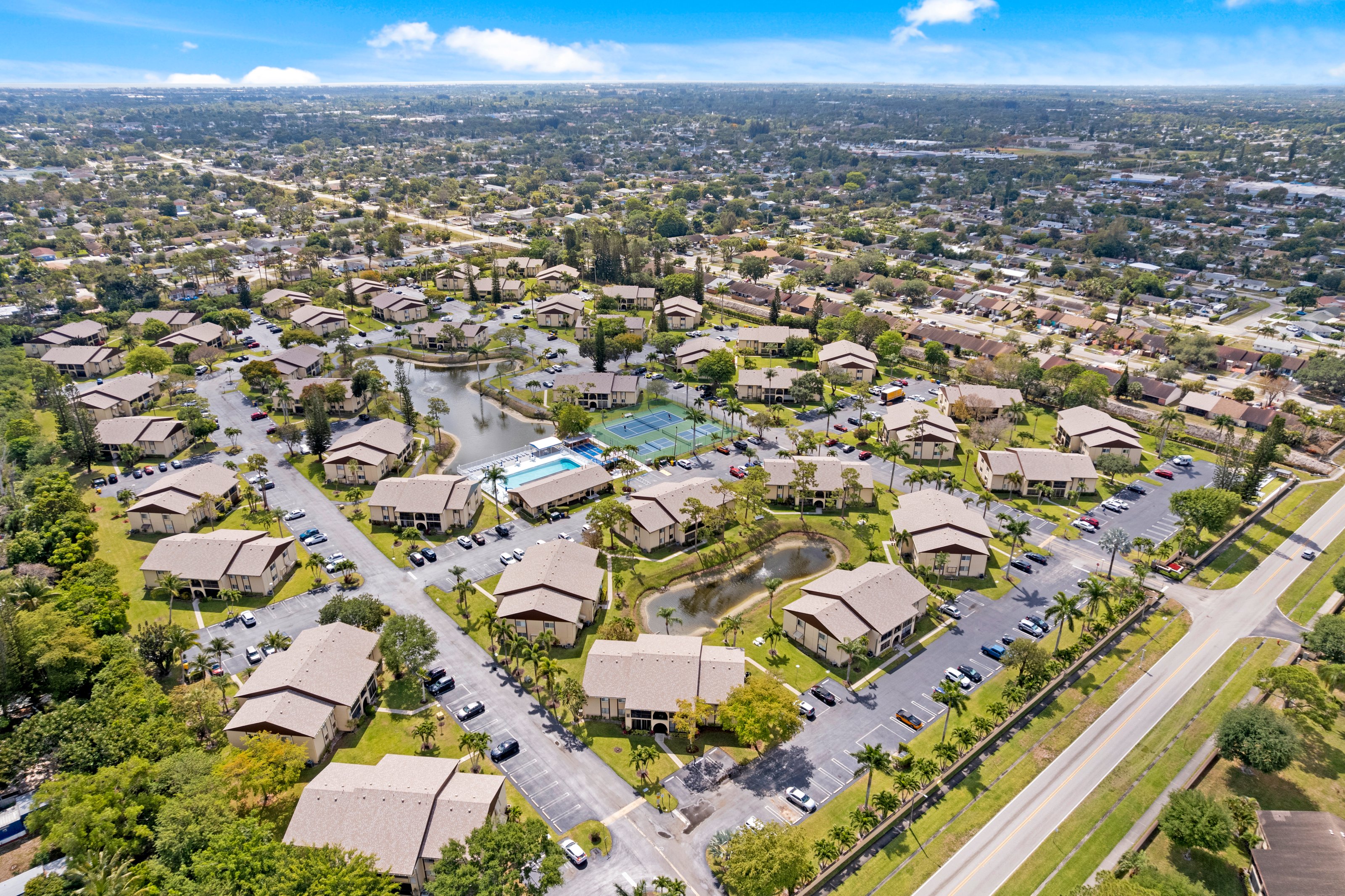  339 Pine Ridge Circle, Greenacres, FL, 33463 - 物件實景