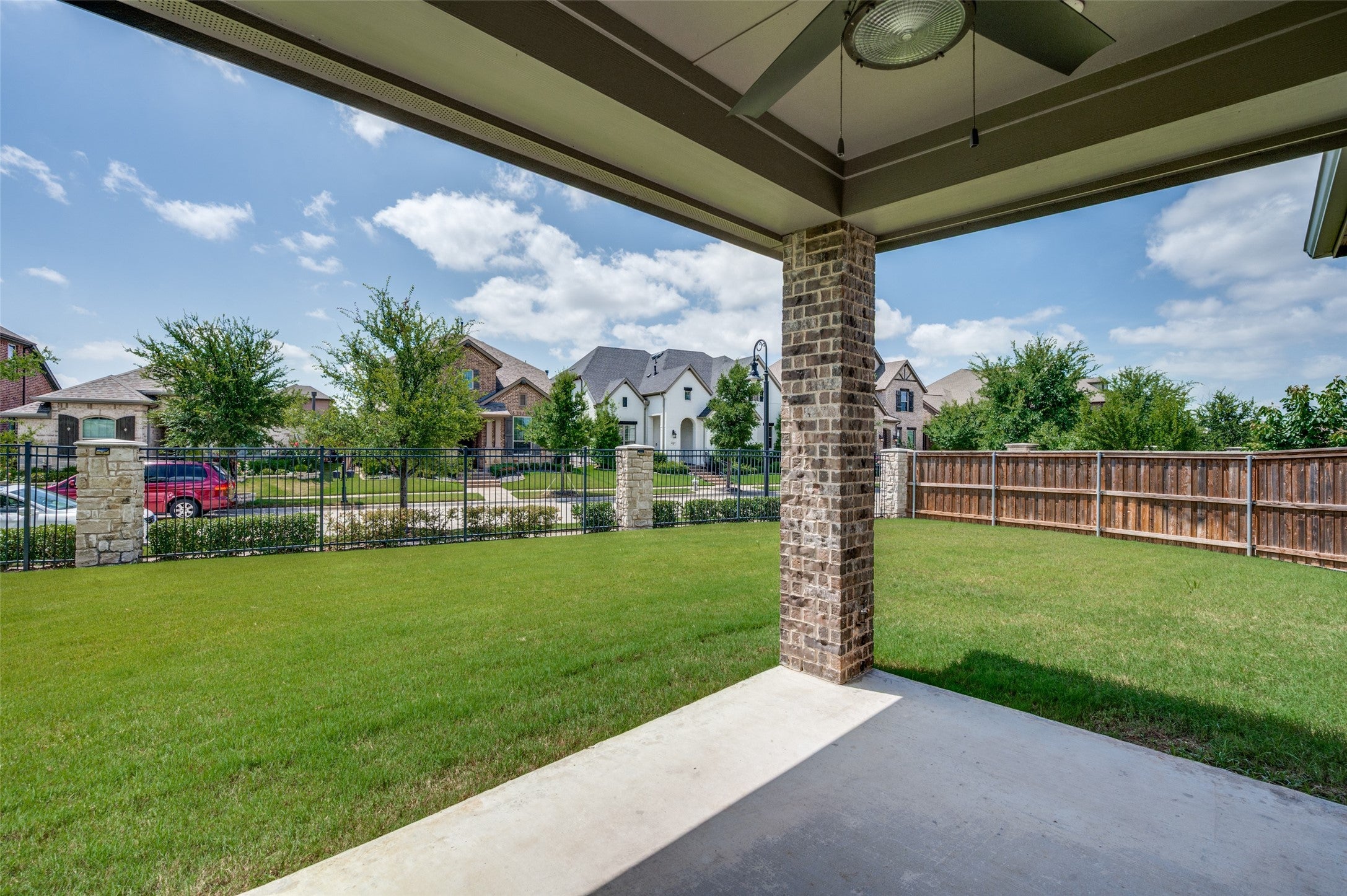 Arlington, Texas, 76005, United States, 3 Bedrooms Bedrooms, ,3 BathroomsBathrooms,Residential,For Sale,1977592