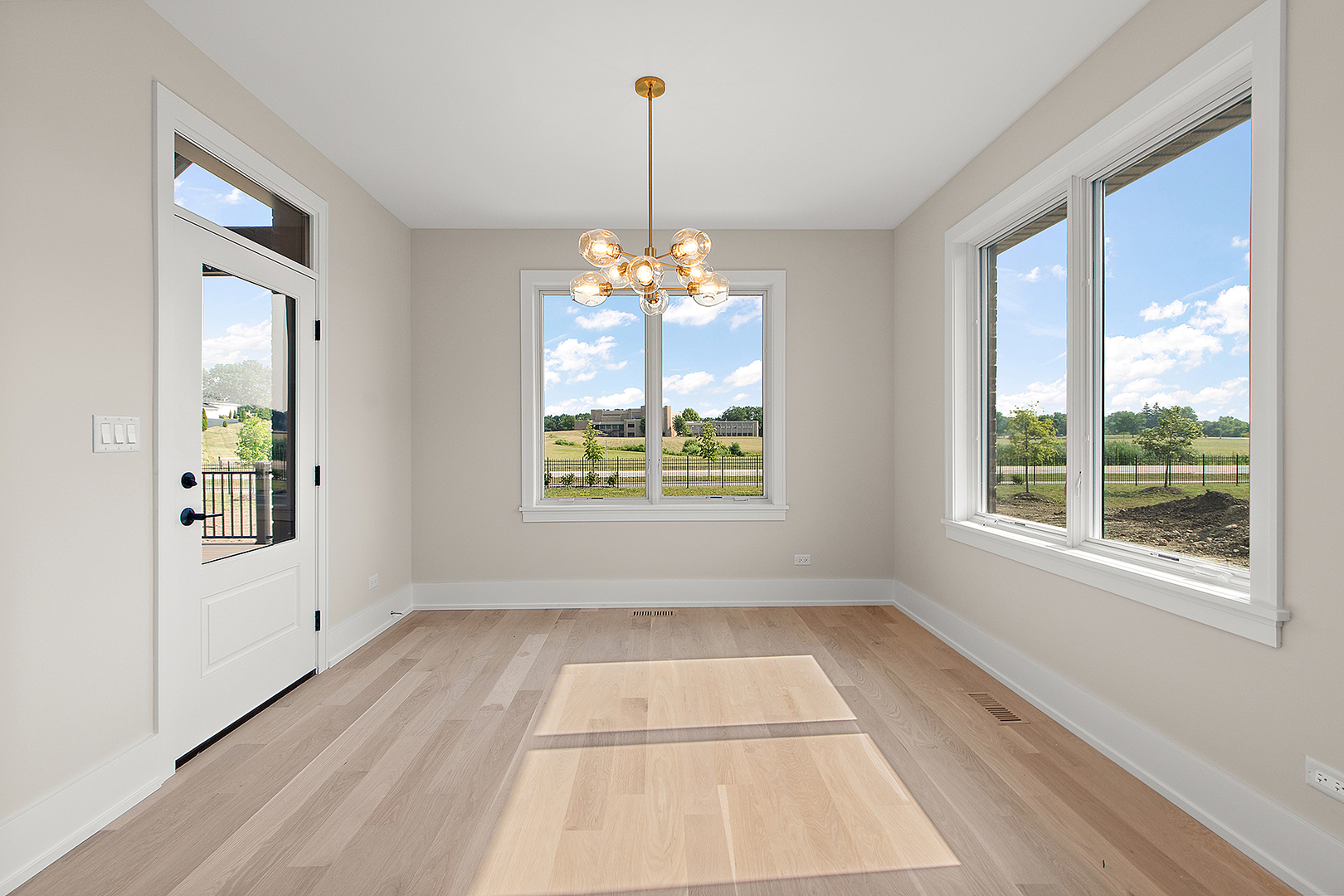 Orland Park, Illinois, 60467, United States, 2 Bedrooms Bedrooms, ,2 BathroomsBathrooms,Residential,For Sale,1921917