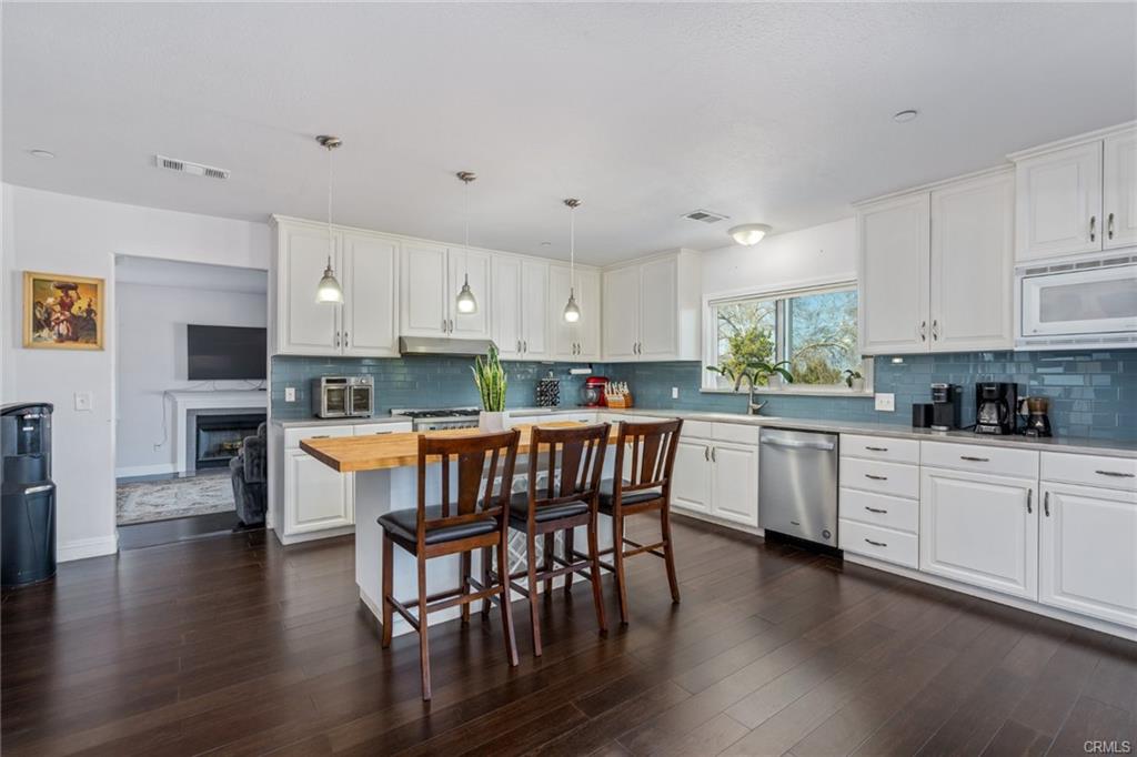 Redlands, California, 92373, United States, 4 Bedrooms Bedrooms, ,3 BathroomsBathrooms,Residential,For Sale,1824077