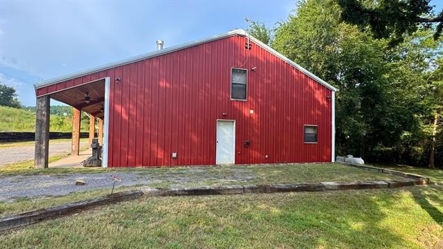 Hodgen, Oklahoma, 74939, United States, 4 Bedrooms Bedrooms, ,3 BathroomsBathrooms,Residential,For Sale,1979733