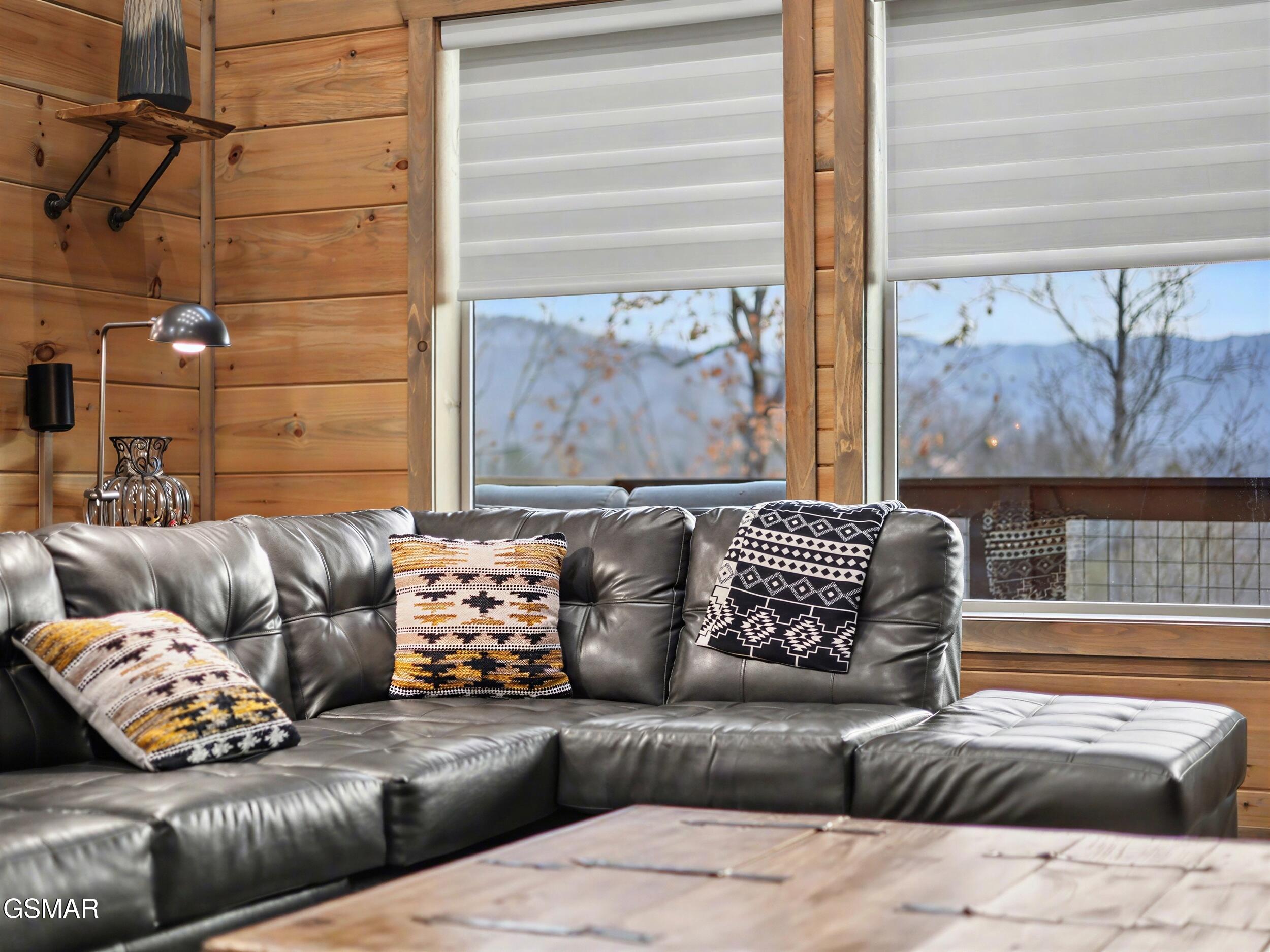 Gatlinburg, Tennessee, 37738, United States, 3 Bedrooms Bedrooms, ,4 BathroomsBathrooms,Residential,For Sale,2012548