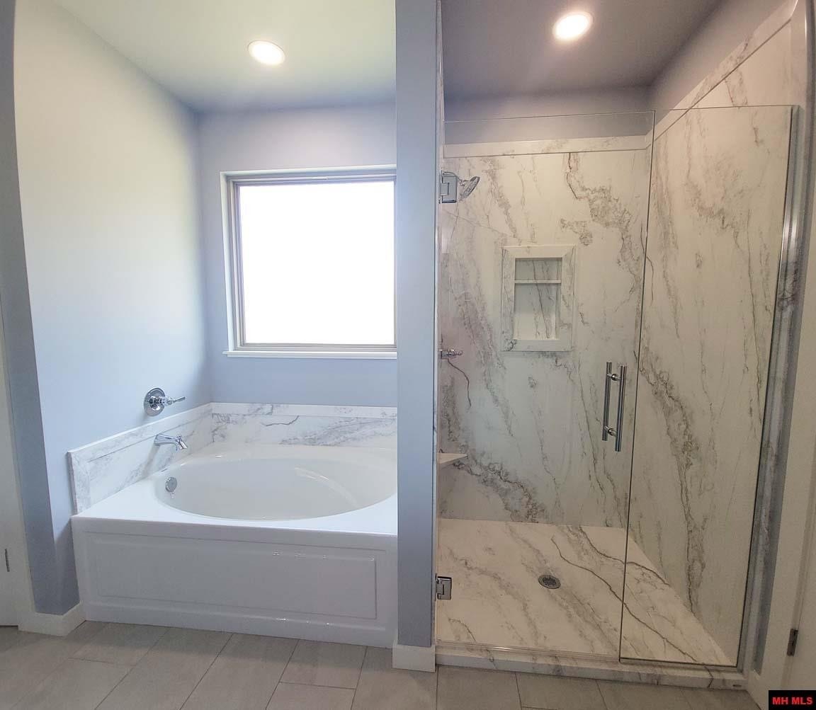 Mountain Home, Arkansas, 72653, United States, 3 Bedrooms Bedrooms, ,2 BathroomsBathrooms,Residential,For Sale,1983473