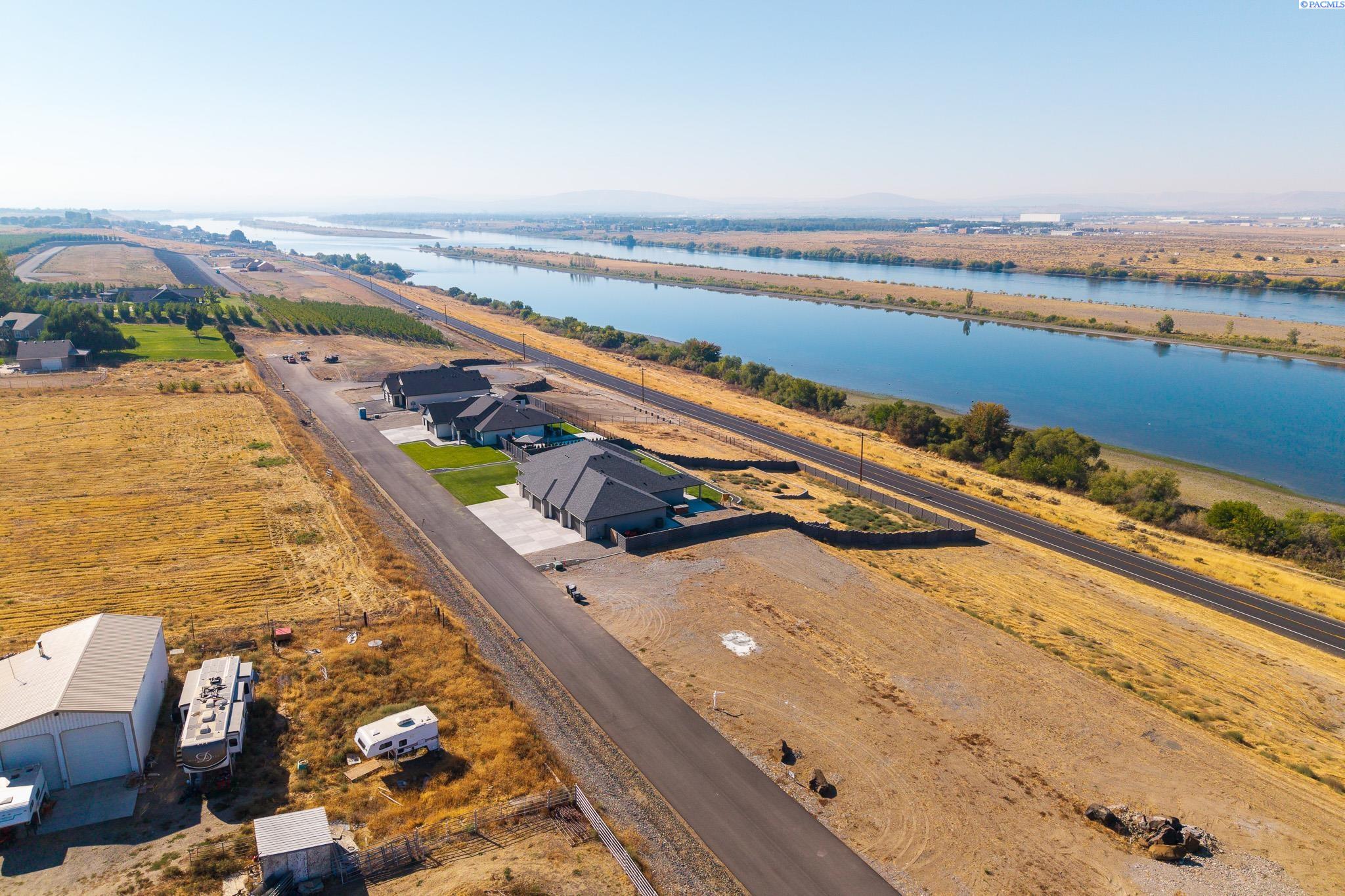 Pasco, Washington, 99301, United States, 5 Bedrooms Bedrooms, ,3 BathroomsBathrooms,Residential,For Sale,1975155