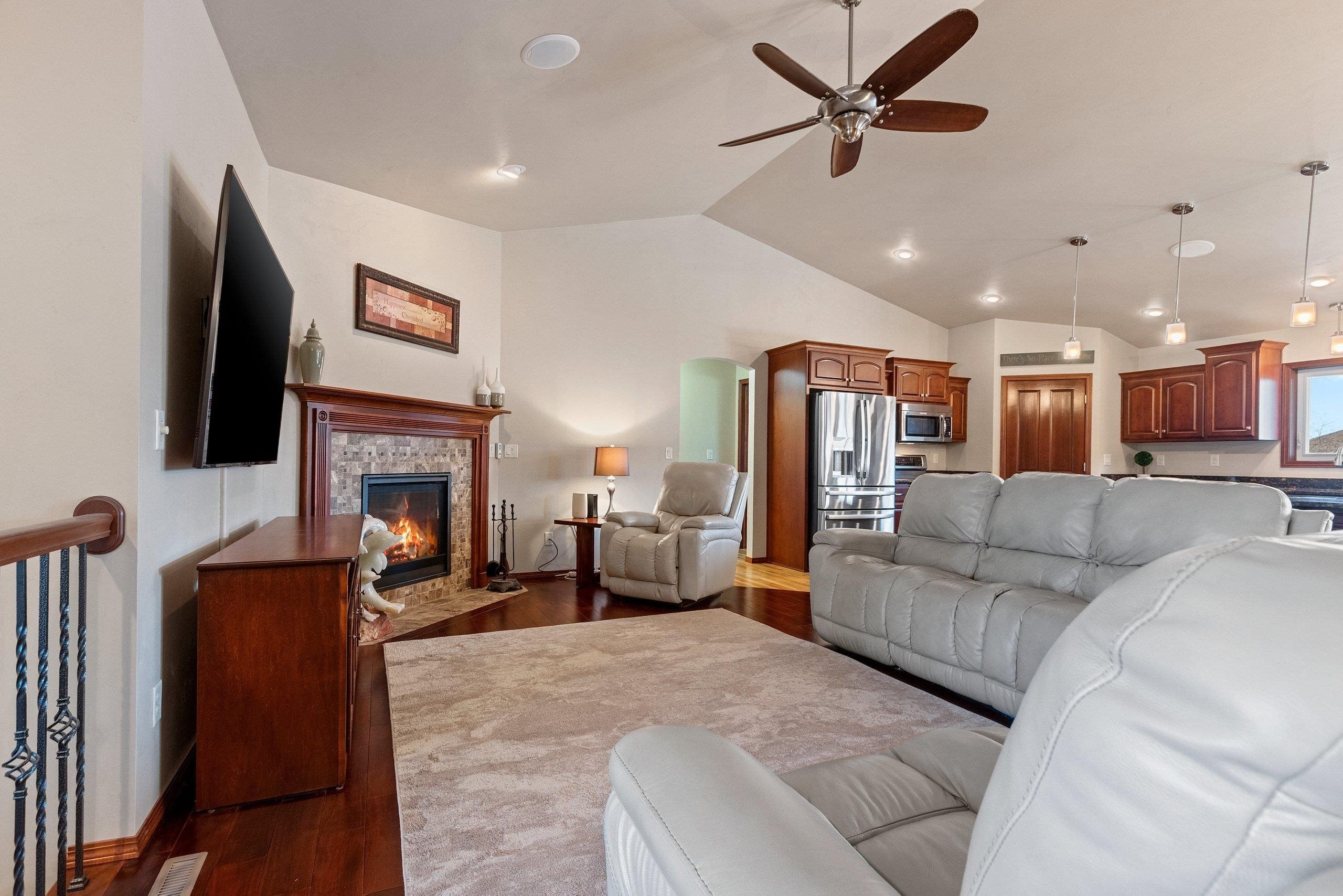 DE PERE, Wisconsin, 54115, United States, 5 Bedrooms Bedrooms, ,4 BathroomsBathrooms,Residential,For Sale,2048678